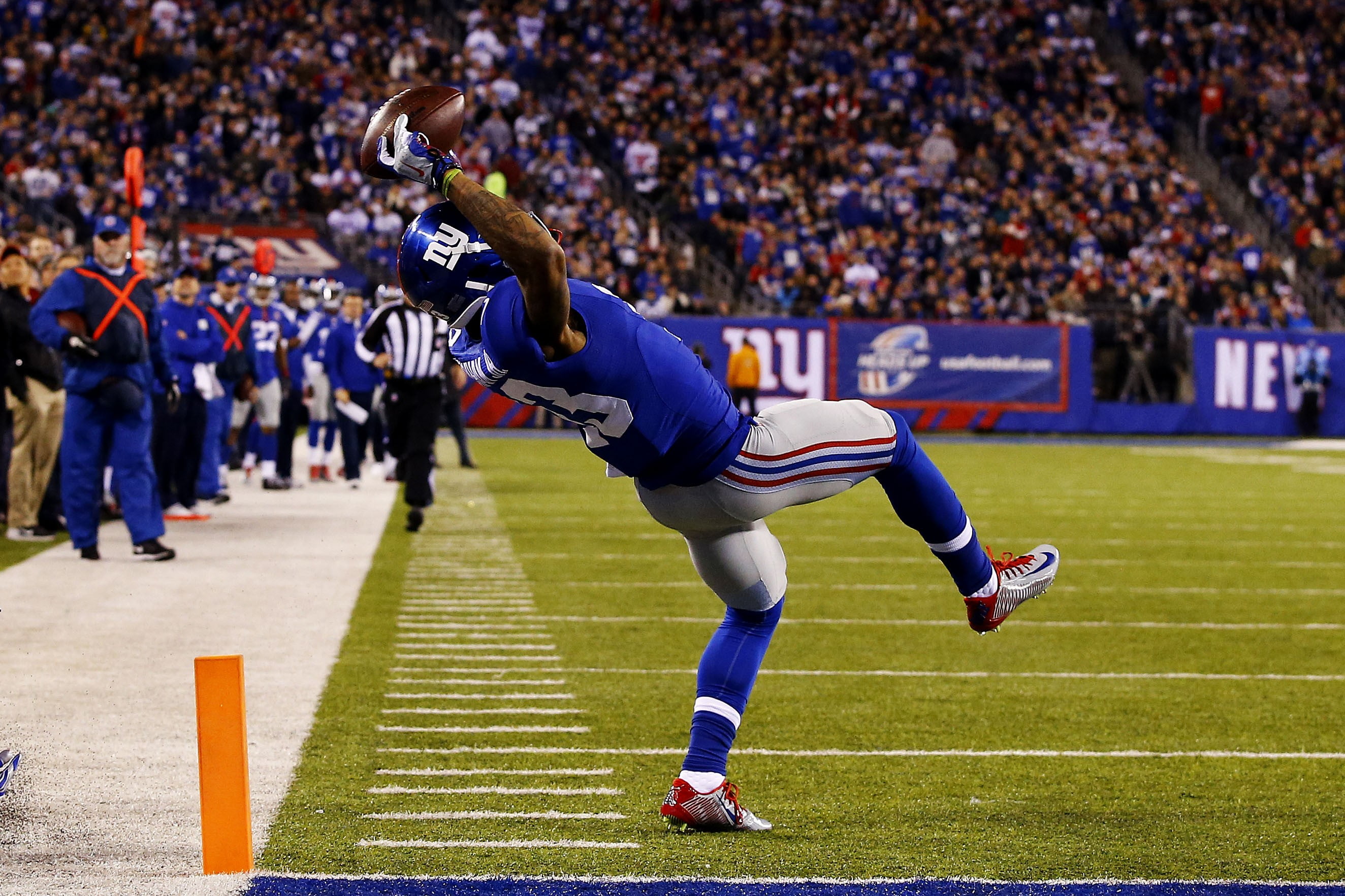 group of people, focus on foreground, york, motion, real people, adult, athlete, men, Odell Beckham Jr, giants, incidental people, NFL, New York Giants, HD Wallpaper
