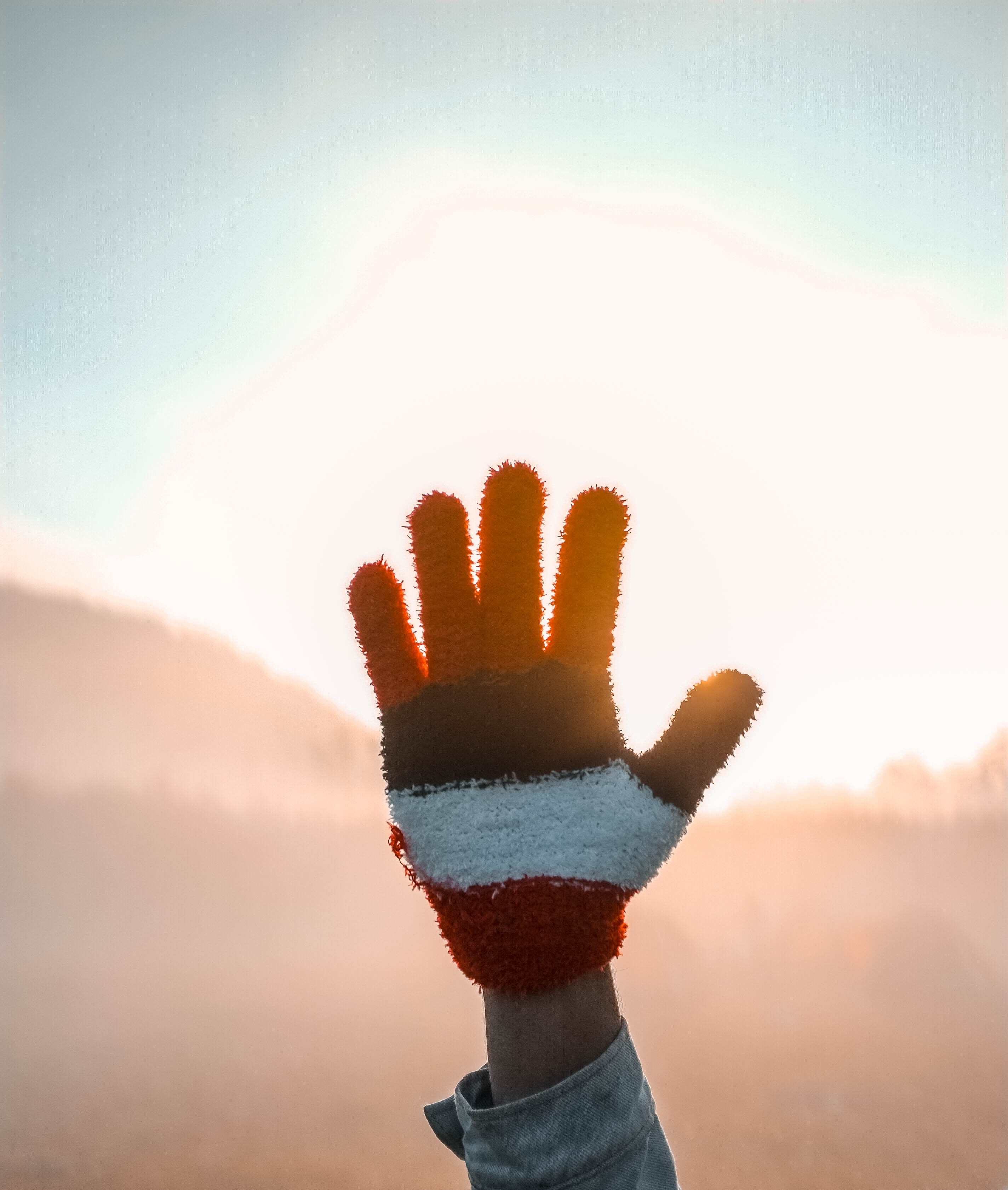 silhouette, close-up, red, real people, clothing, bokeh, blur, lens flare, fleece, lifestyles, 2K, white, horizon, unrecognizable person, body part, human finger, Phone HD Wallpaper