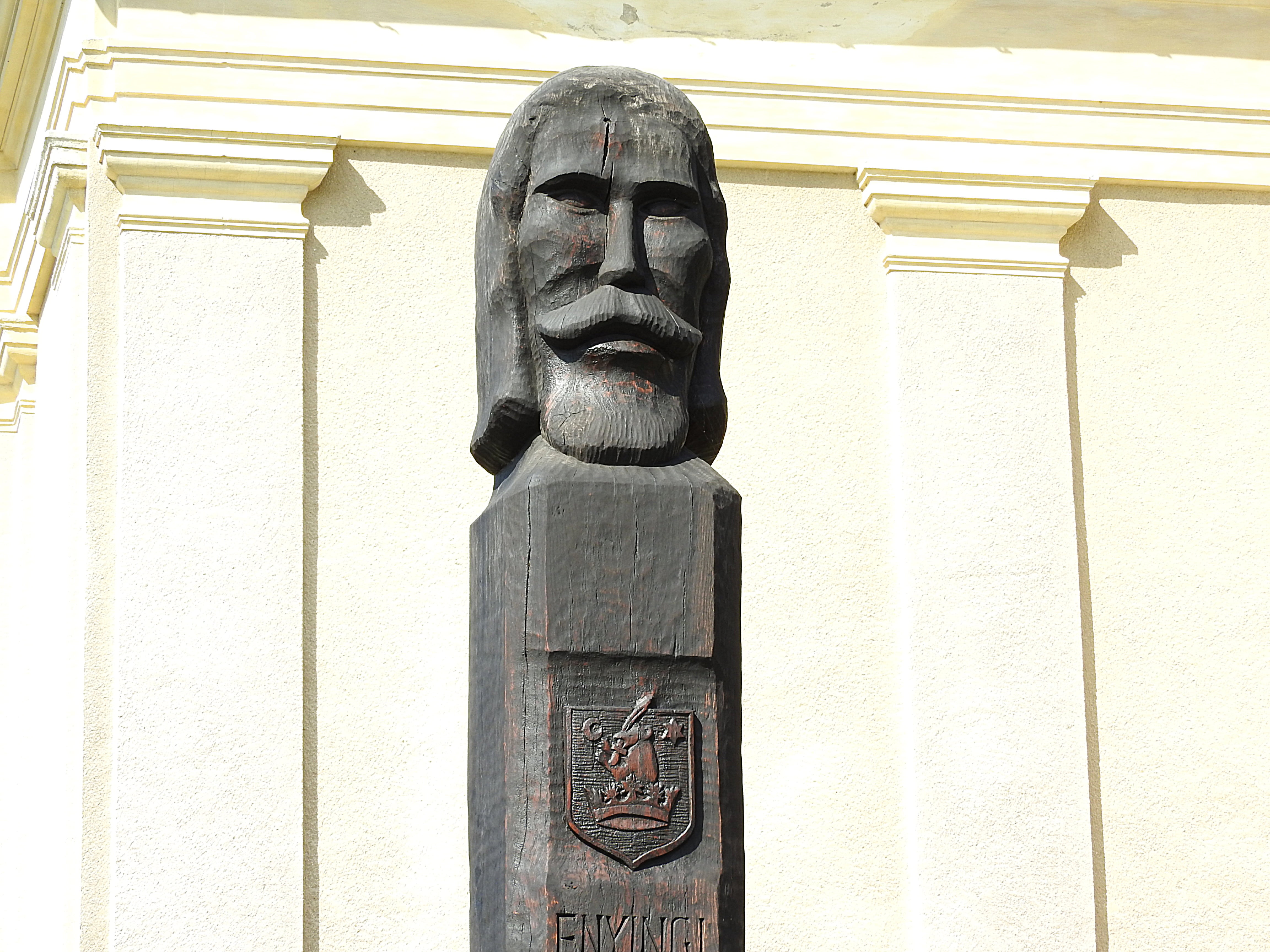 sculpture, low angle view, the past, carving, building, statue, hungary, built structure, belief, wood memorial, history, 4K, day, monument, building exterior, HD Wallpaper