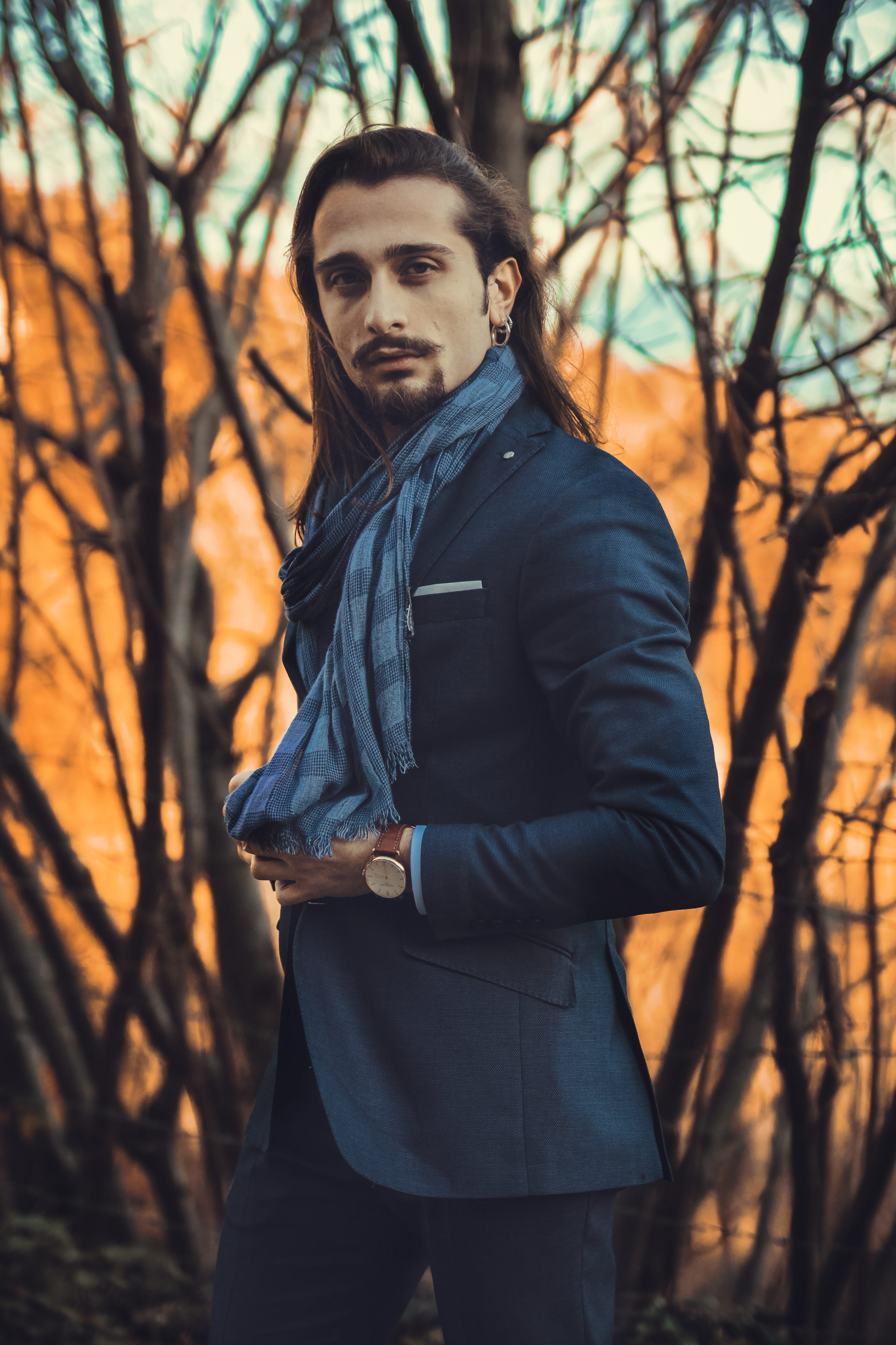 land, front view, walking, young adult, nature, suit, looking at camera, standing, wearing, leisure activity, scarf, near, leather, lifestyles, man, contemplation, Phone HD Wallpaper