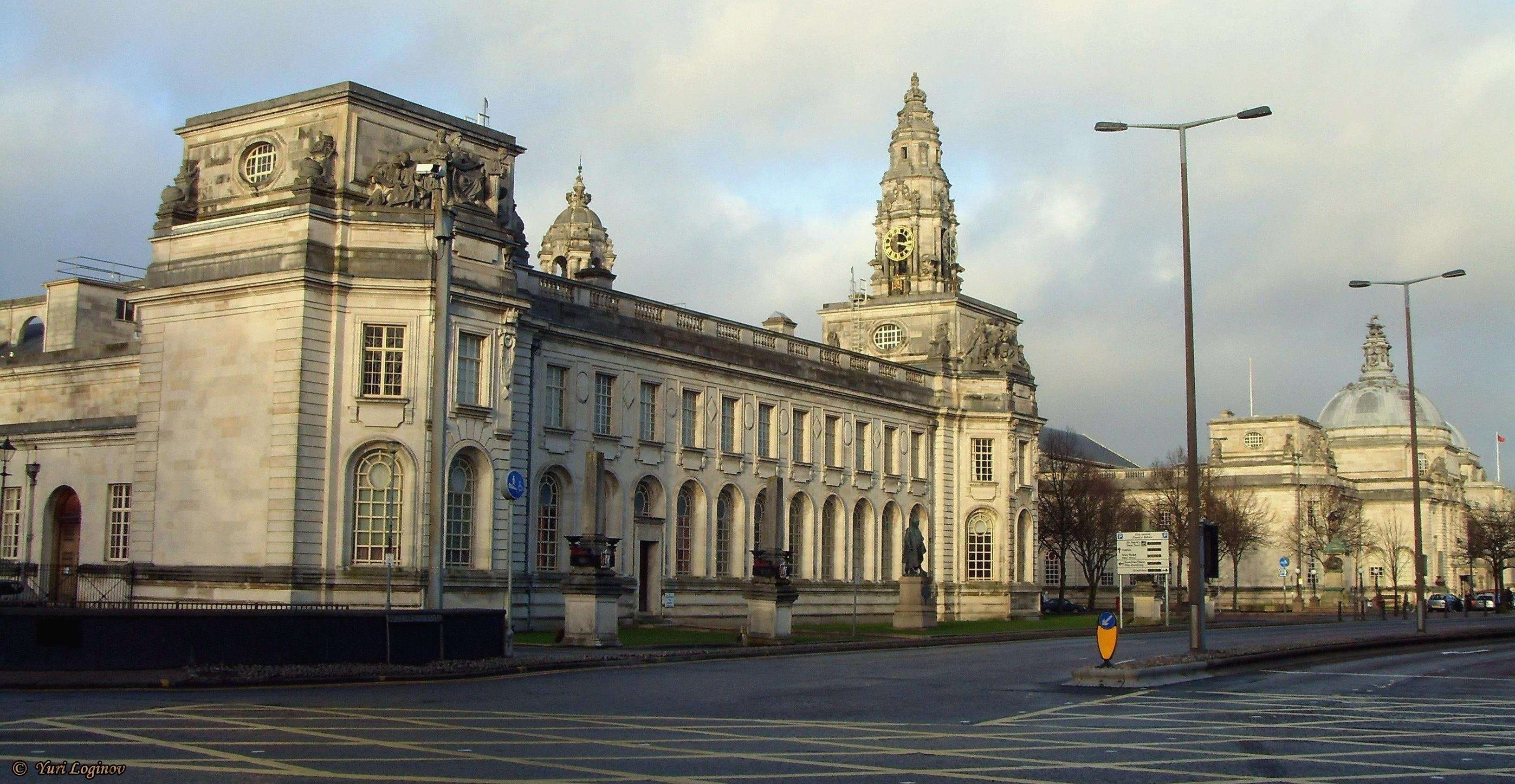 architecture, outdoors, cardiff city hall, road marking, facade, road, street, day, incidental people, nature, travel destinations, building exterior, city, HD Wallpaper