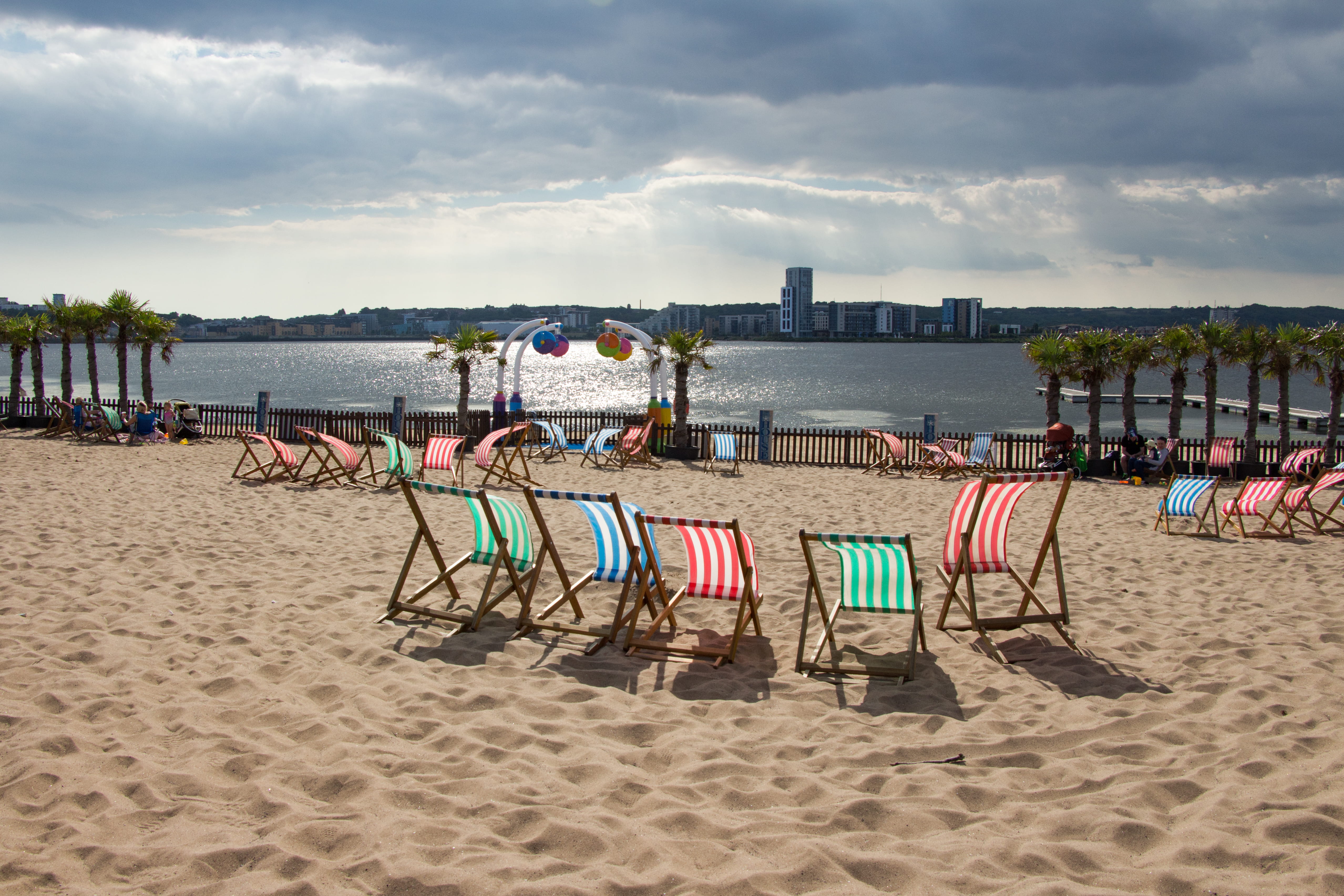 lake, relaxation, bae caerdydd/cardiff bay, cardiff, united kingdom, 4K, scenics - nature, bay, incidental people, chair, cloud - sky, colour, beach, trees, HD Wallpaper