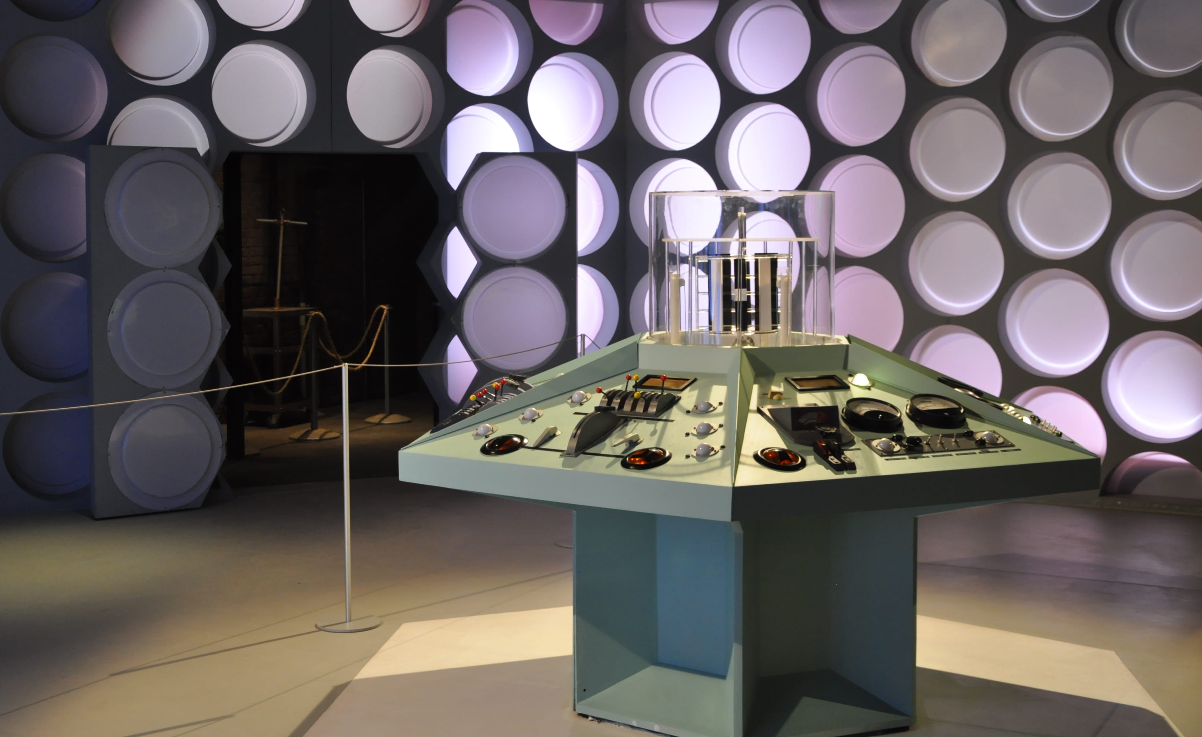 architecture, british tv, window, geometric shape, built structure, design, doctor who experience, timey-wimey, doctor who, indoors, bbc, flooring, lighting equipment, HD Wallpaper