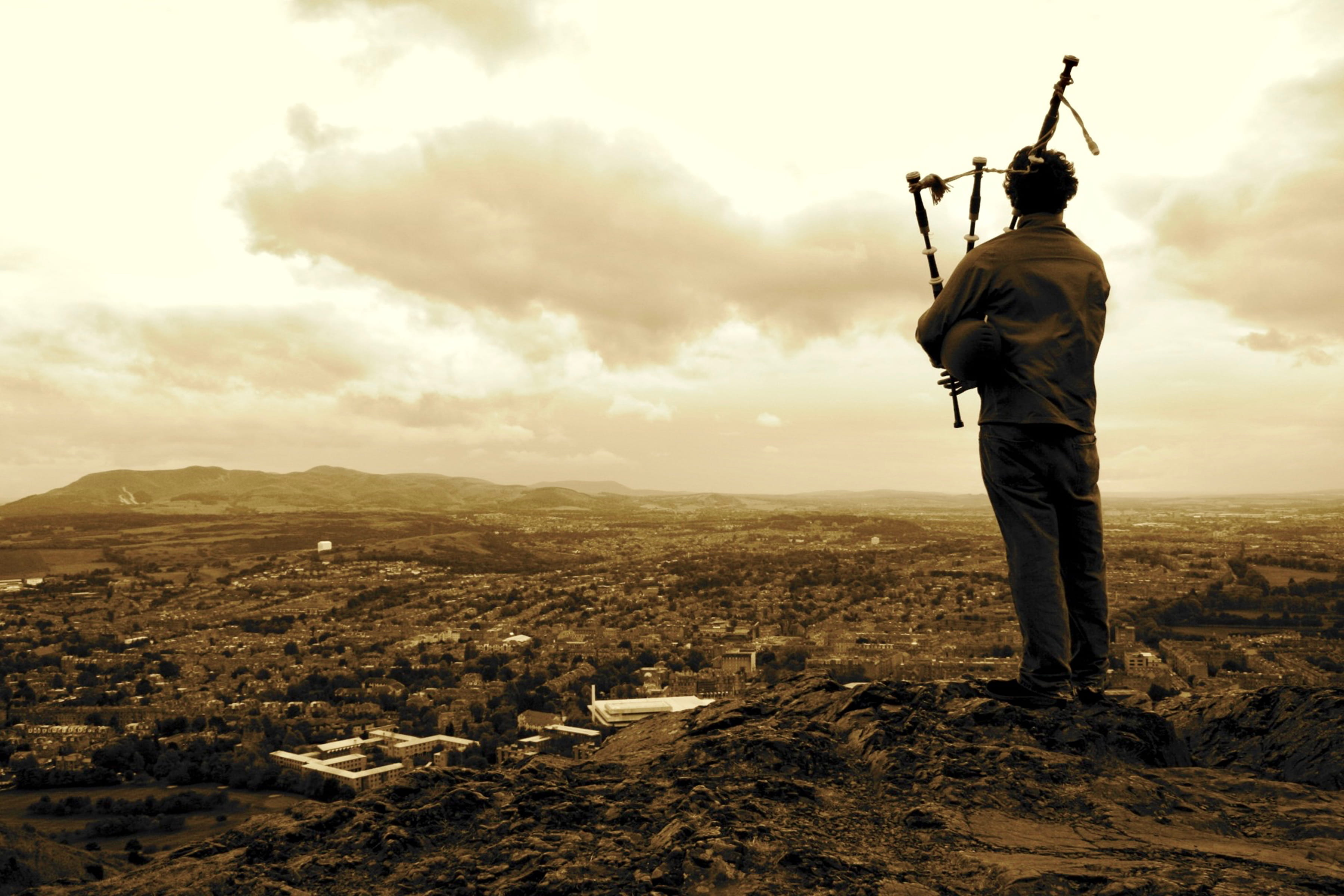 arthurs seat, bagpipes, environment, nature, men, landscape, non-urban scene, 2K, mountains, real people, cloud - sky, mountain top, full length, one person, HD Wallpaper