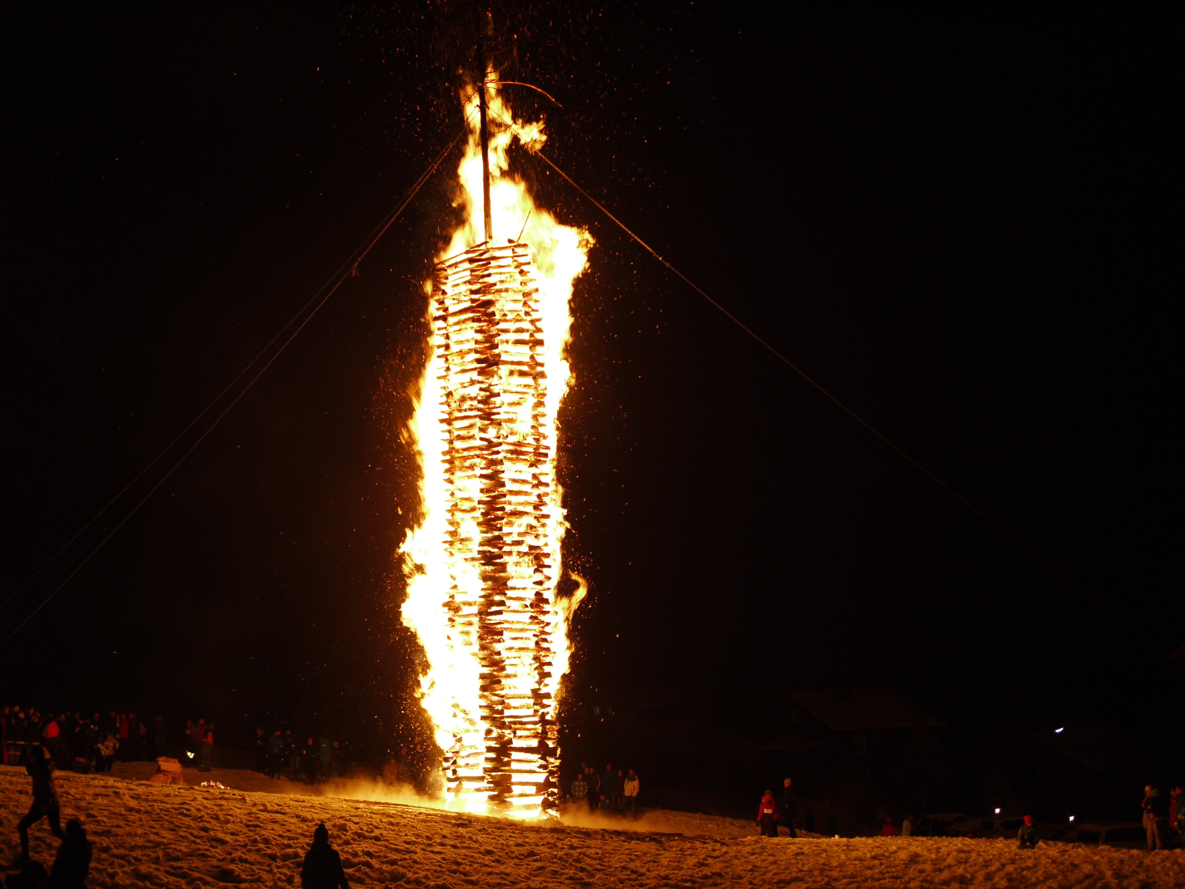 hell, funkensonntag, event, firelight, wood fire, burn, winter drive, 4K, leisure activity, glowing, snow, holzstapel, illuminated, group of people, sun cult, HD Wallpaper