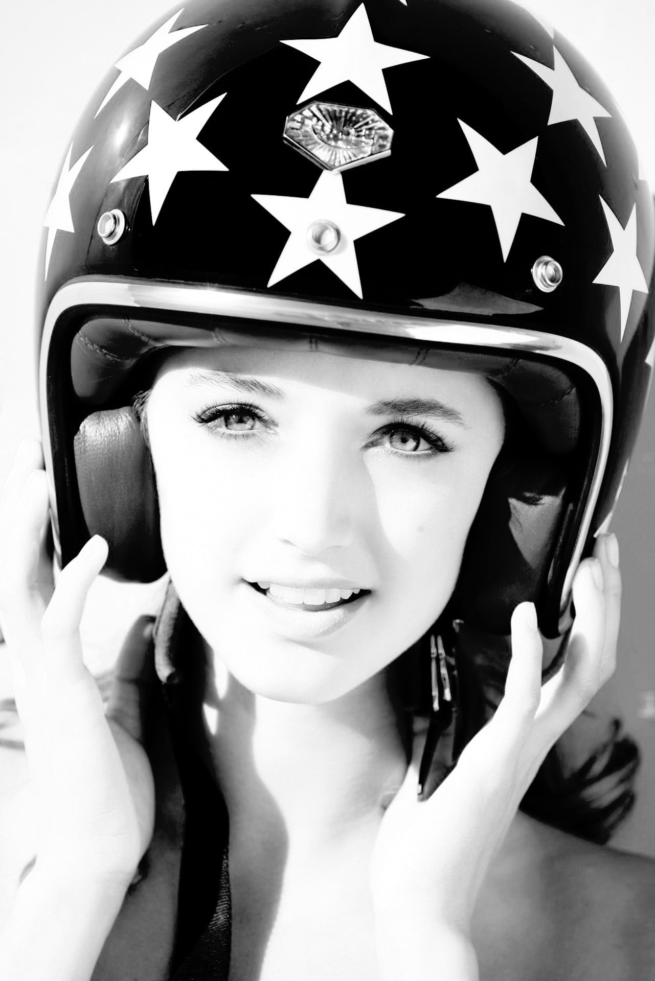 1080P, hat, looking at camera, women, one person, beautiful people, portrait, headwear, human face, uniform, beauty, helmet, human body part, adult, model, Phone HD Wallpaper