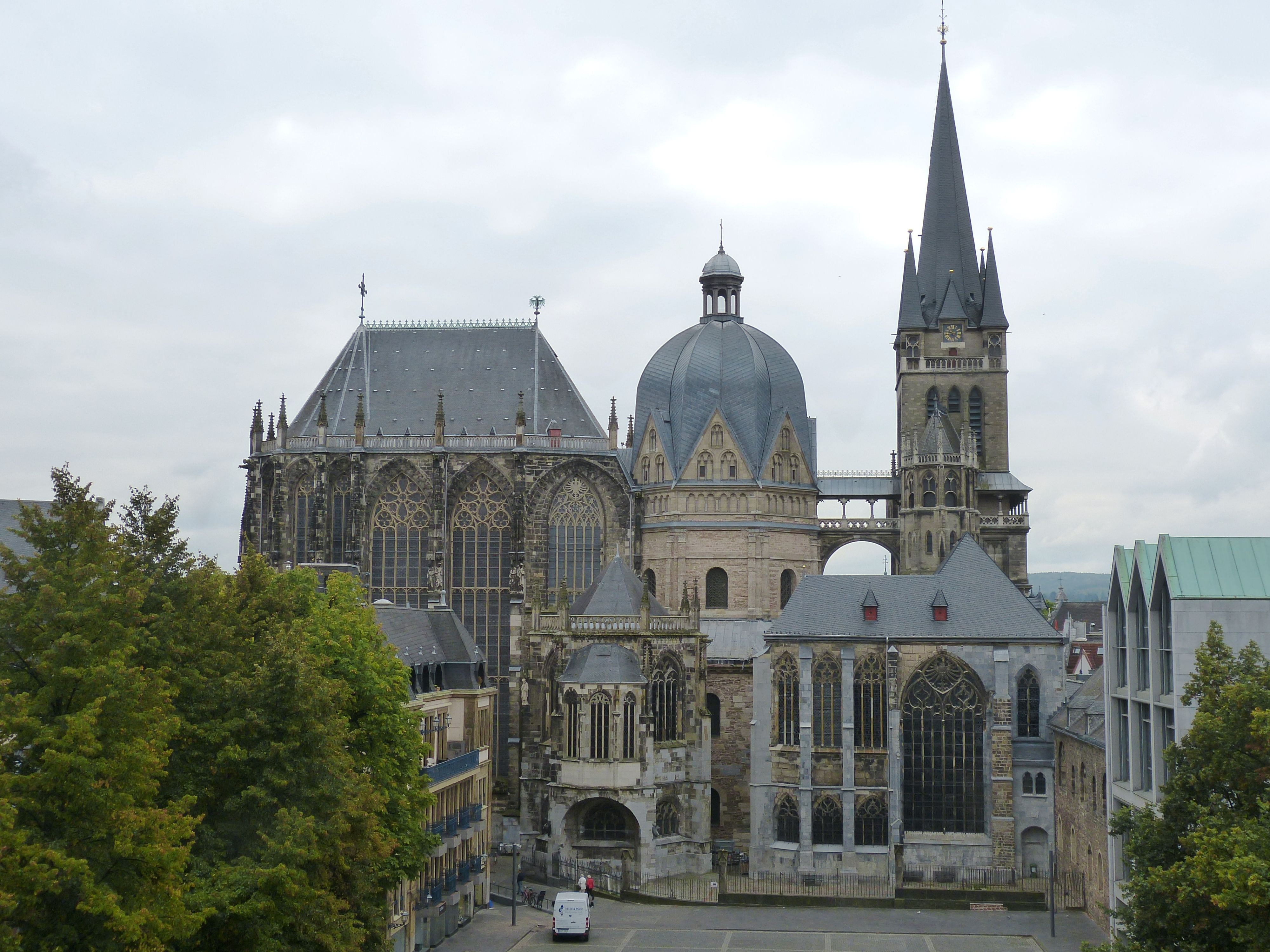 tourism, beige, tree, spirituality, cloud - sky, city, angle, sky, dom, aachen, outdoors, facade, church, built structure, gray, no people, place of worship, HD Wallpaper