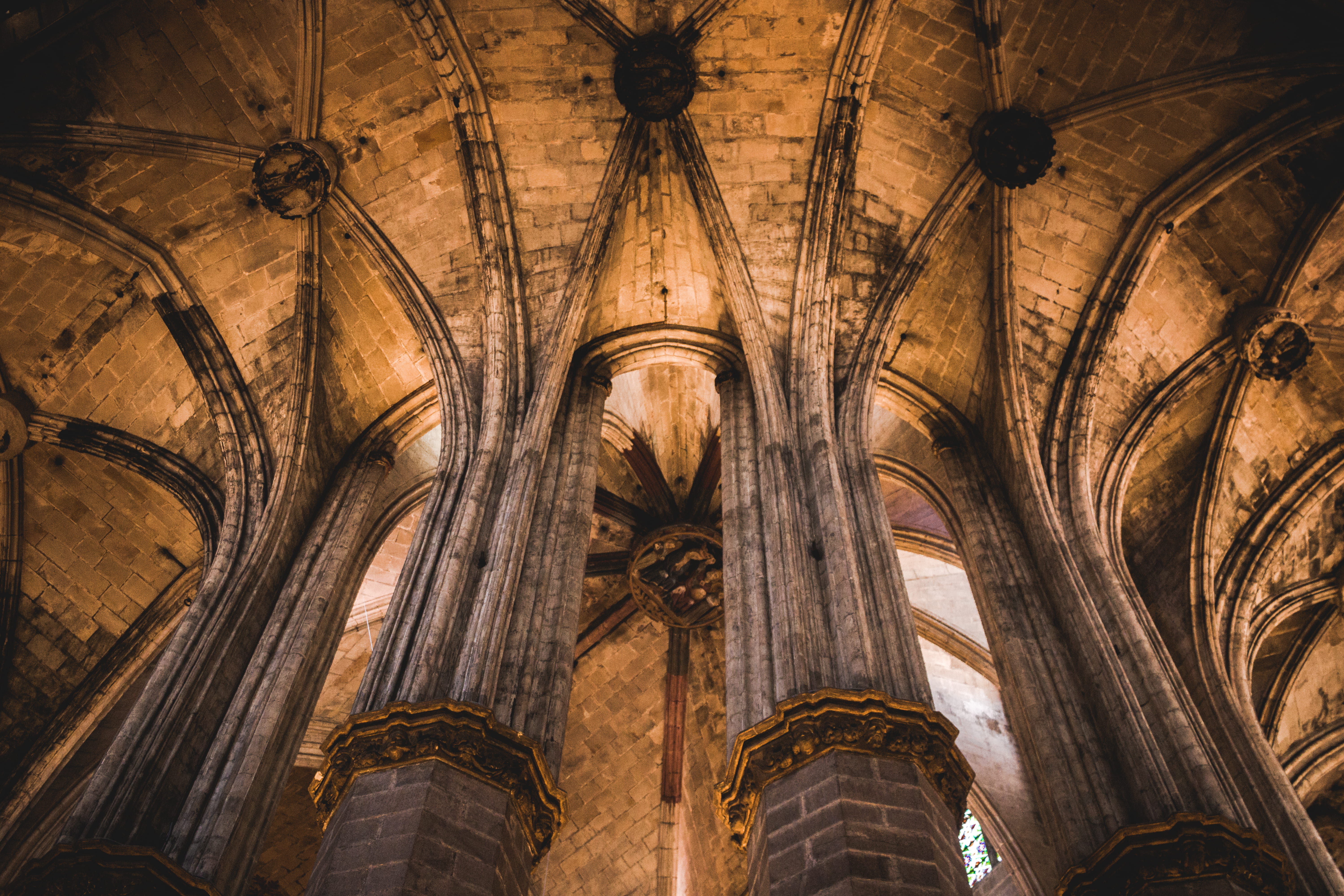 brick, ceiling, pillar, no people, interior, travel, roof, 5K, ornate, arch, architecture and art, low angle view, religion, gothic style, history, belief, HD Wallpaper