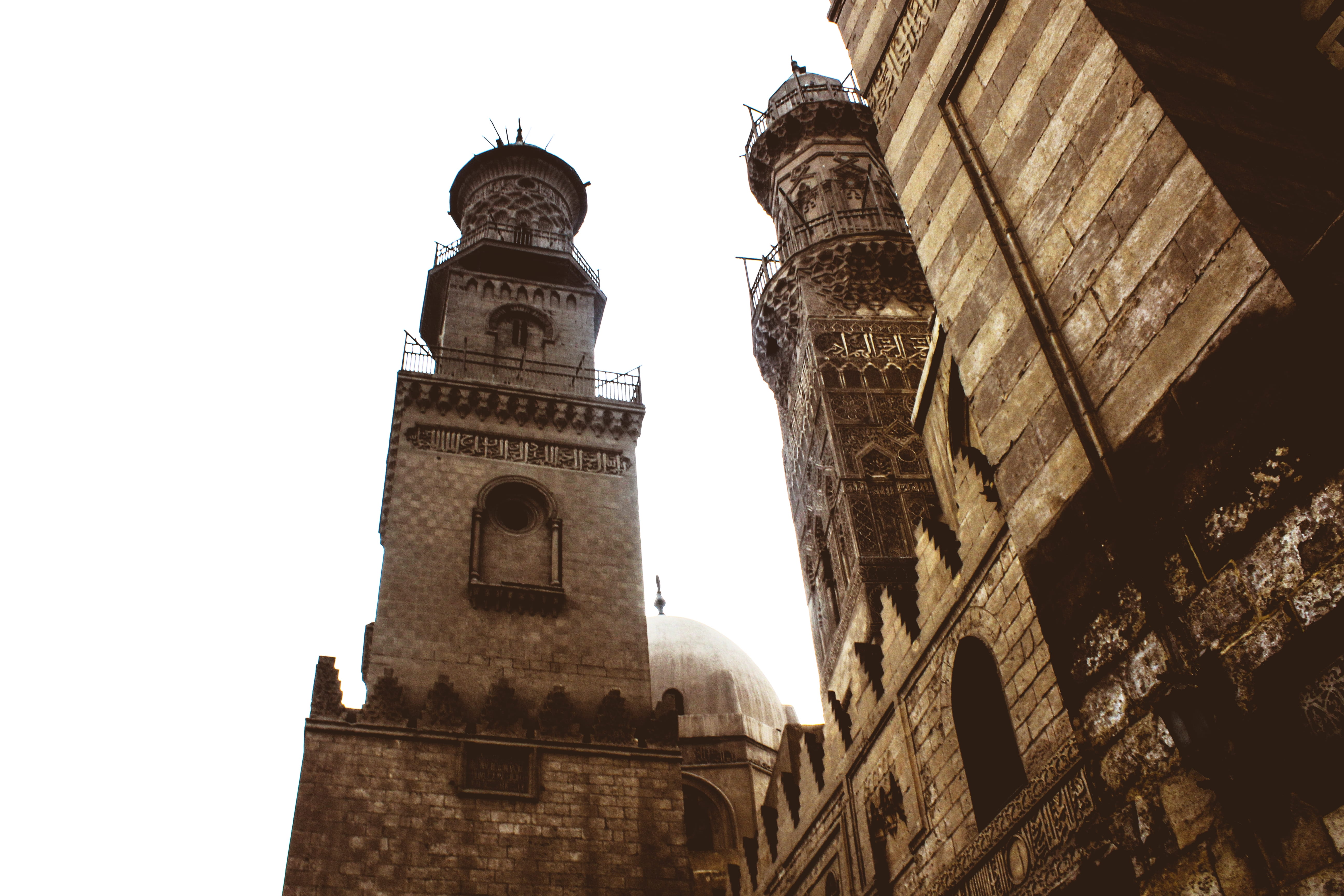 outdoors, 5K, religion, clock tower, low angle view, islam, place of worship, tower, built structure, no people, clock, religions, architecture, history, HD Wallpaper