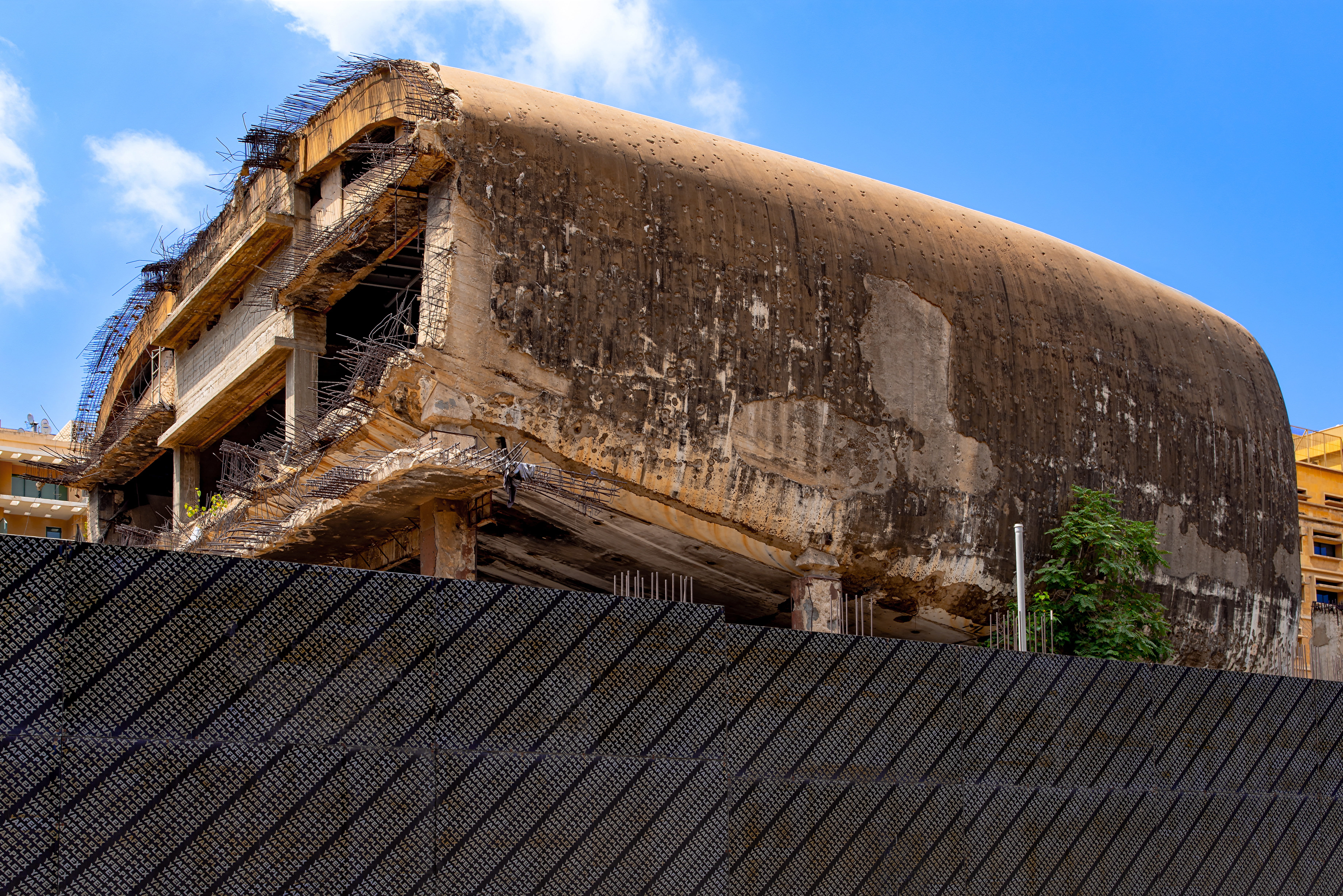 wood - material, civil war, 5K, outdoors, nature, bullet, the past, old, built structure, lebanon, day, weathered, building exterior, roof, symbol, impact, HD Wallpaper