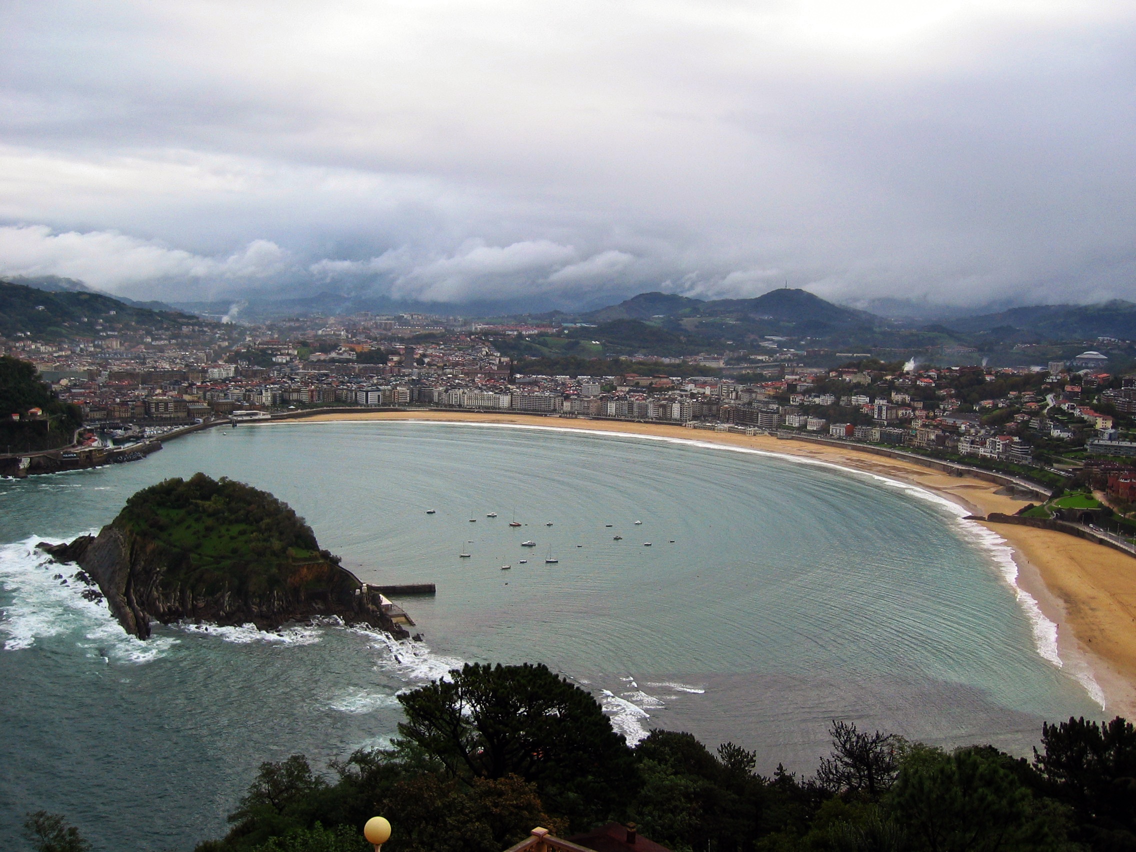 sport, water, townscape, city, outdoors, day, san sebastian, near, architecture, 1080P, plant, tree, beach, view, building exterior, cloud - sky, photography, HD Wallpaper
