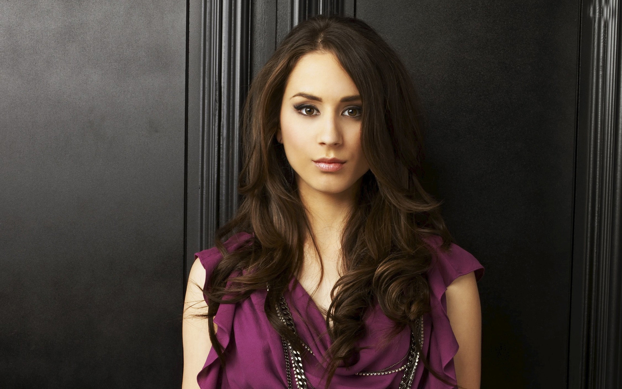 Bellisario, Troian, 2K, HD Wallpaper