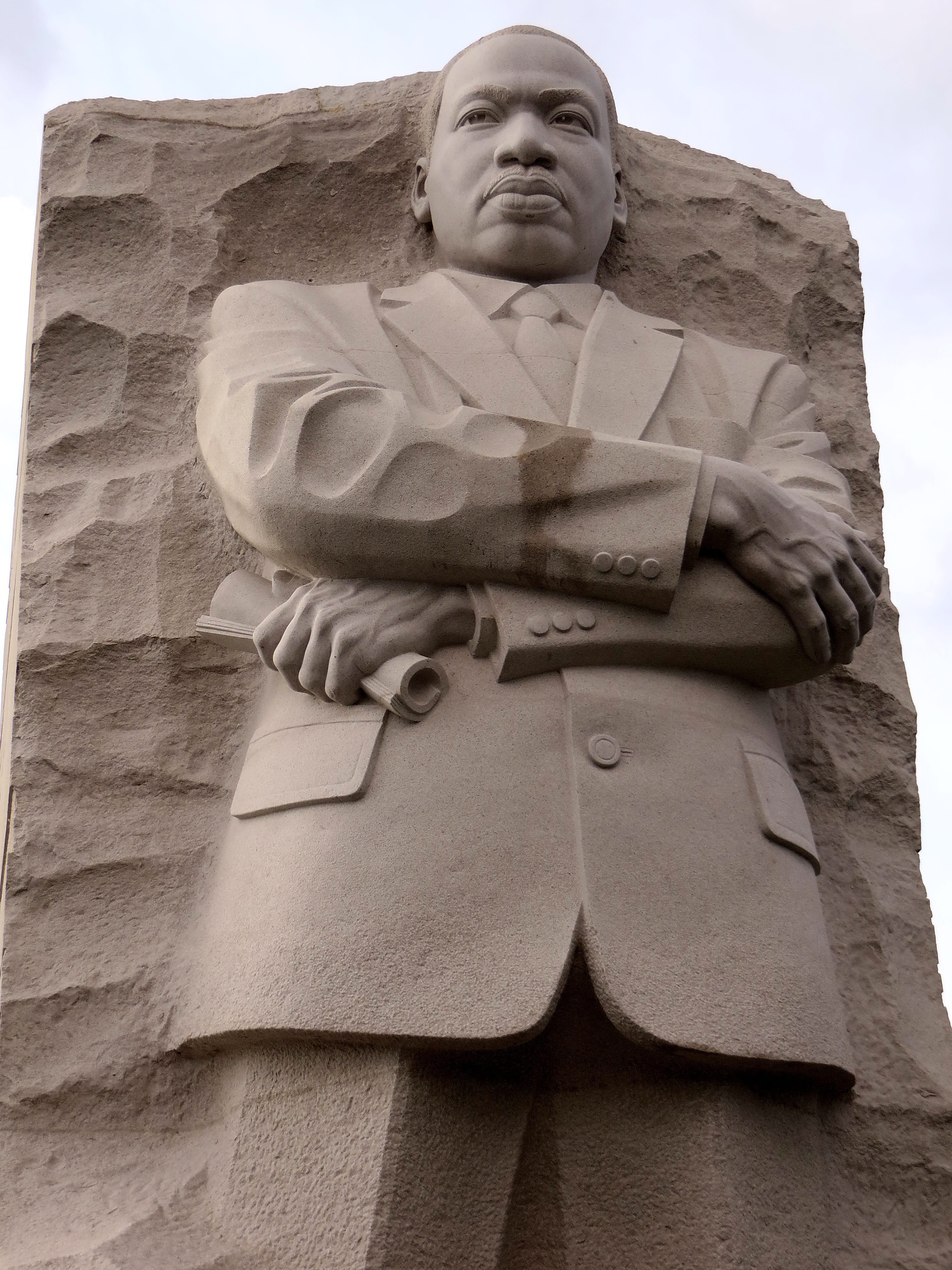 female likeness, representation, military, protest, washington, sculpture, human representation, statue, stone, reverend, adult, people, nature, mlk, low angle view, Phone HD Wallpaper