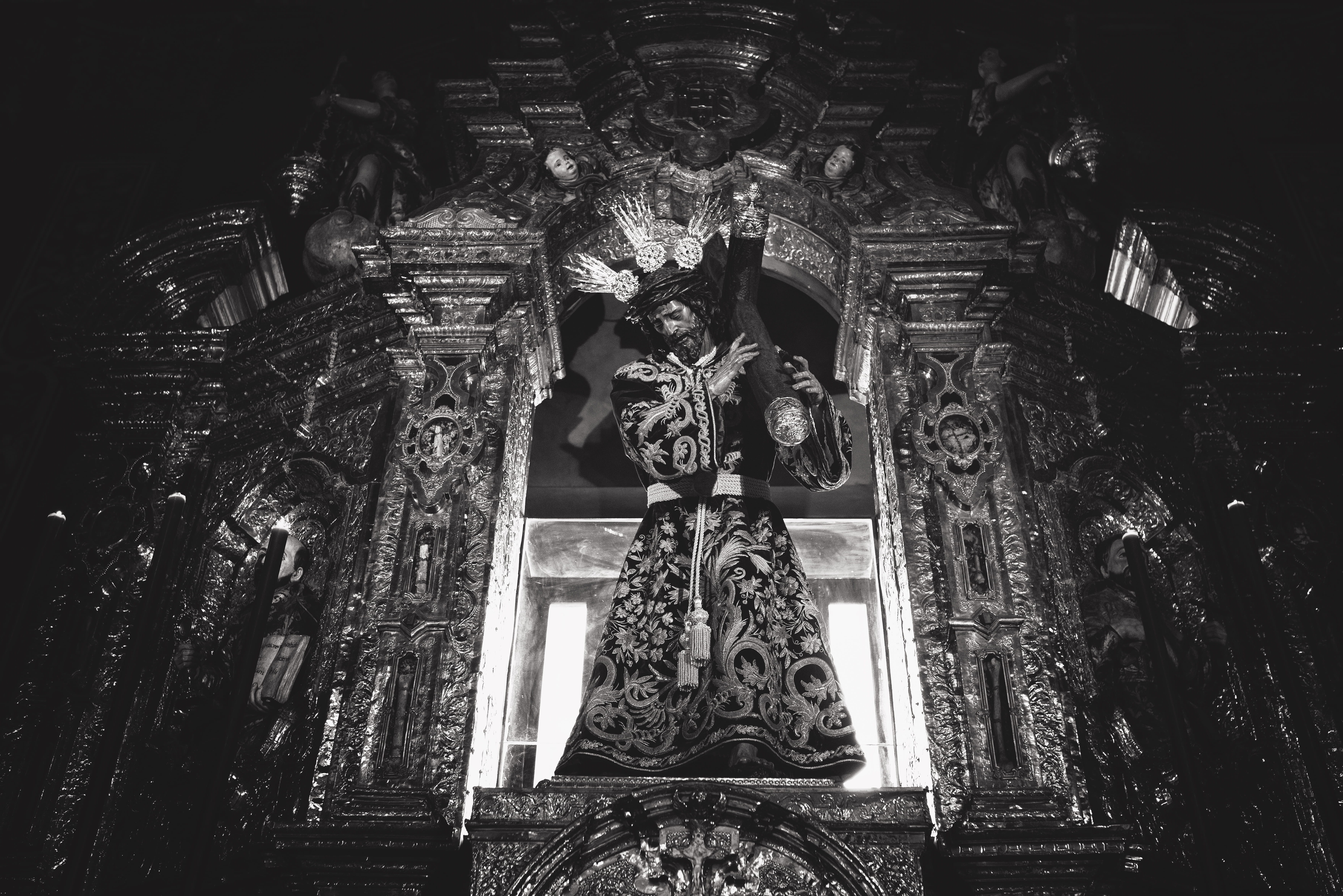 building, sculpture, craft, temple, statue, daylight, facial expression, cathedral, low angle shot, female likeness, place of worship, jesus, human representation, HD Wallpaper