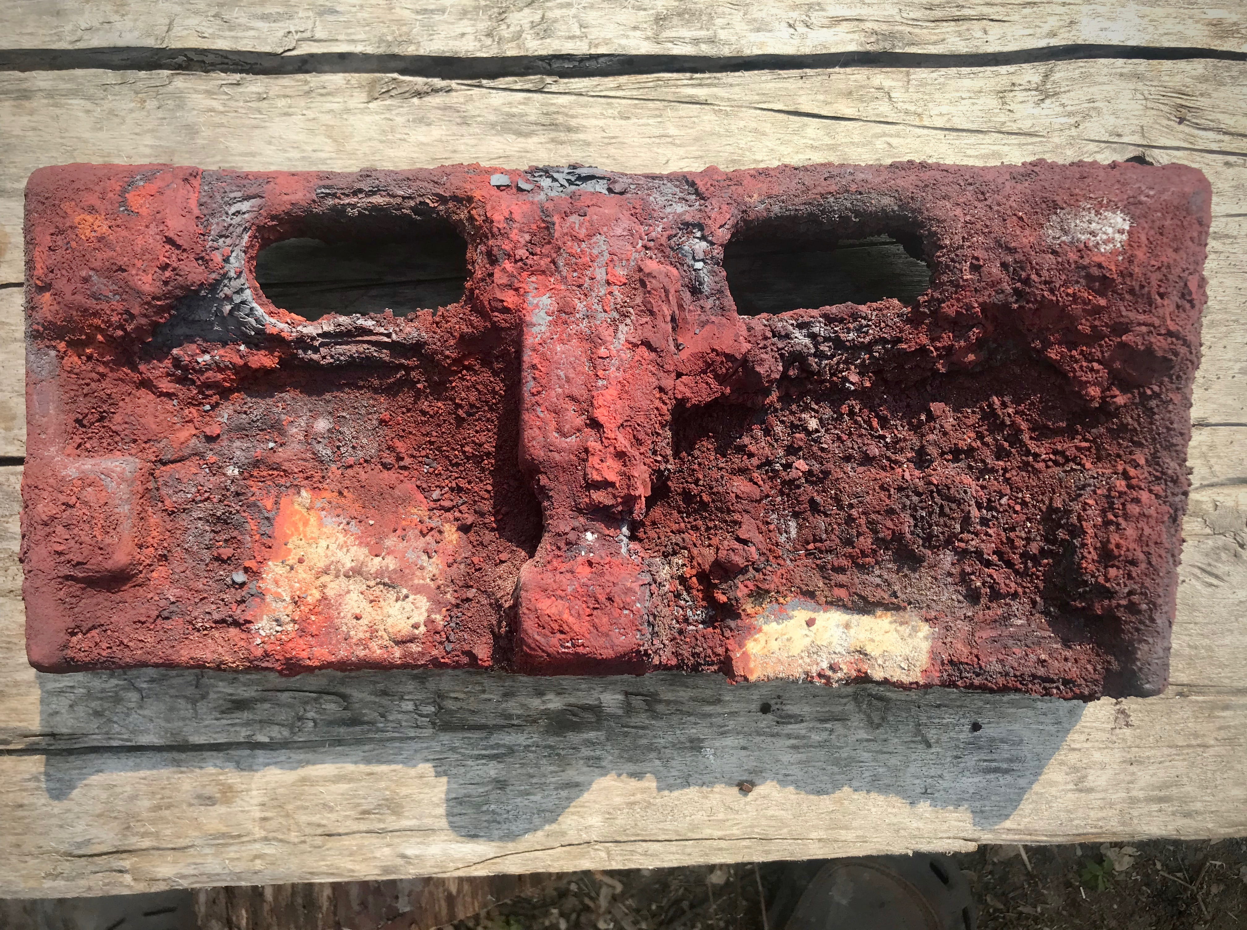 outdoors, sunlight, wood, archaeology, connection, russia, rubble, brick, accessories, lock, no people, damaged, jewelry, window, amethyst, girder, close-up, HD Wallpaper