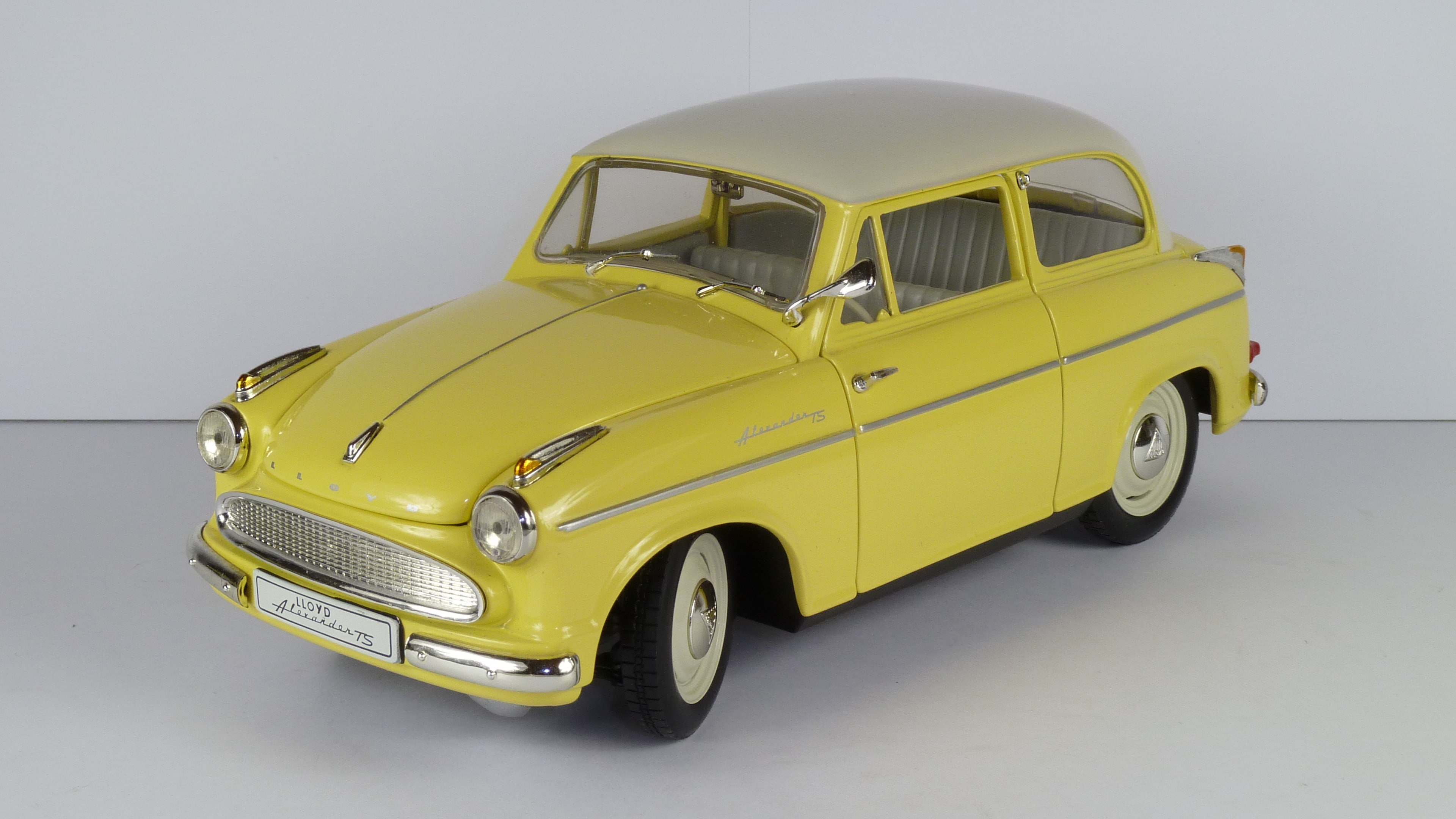 studio shot, old, 1957, close-up, retro styled, car, gold colored, model car, vintage car, cut out, indoors, alexander, no people, land vehicle, lloyd, HD Wallpaper
