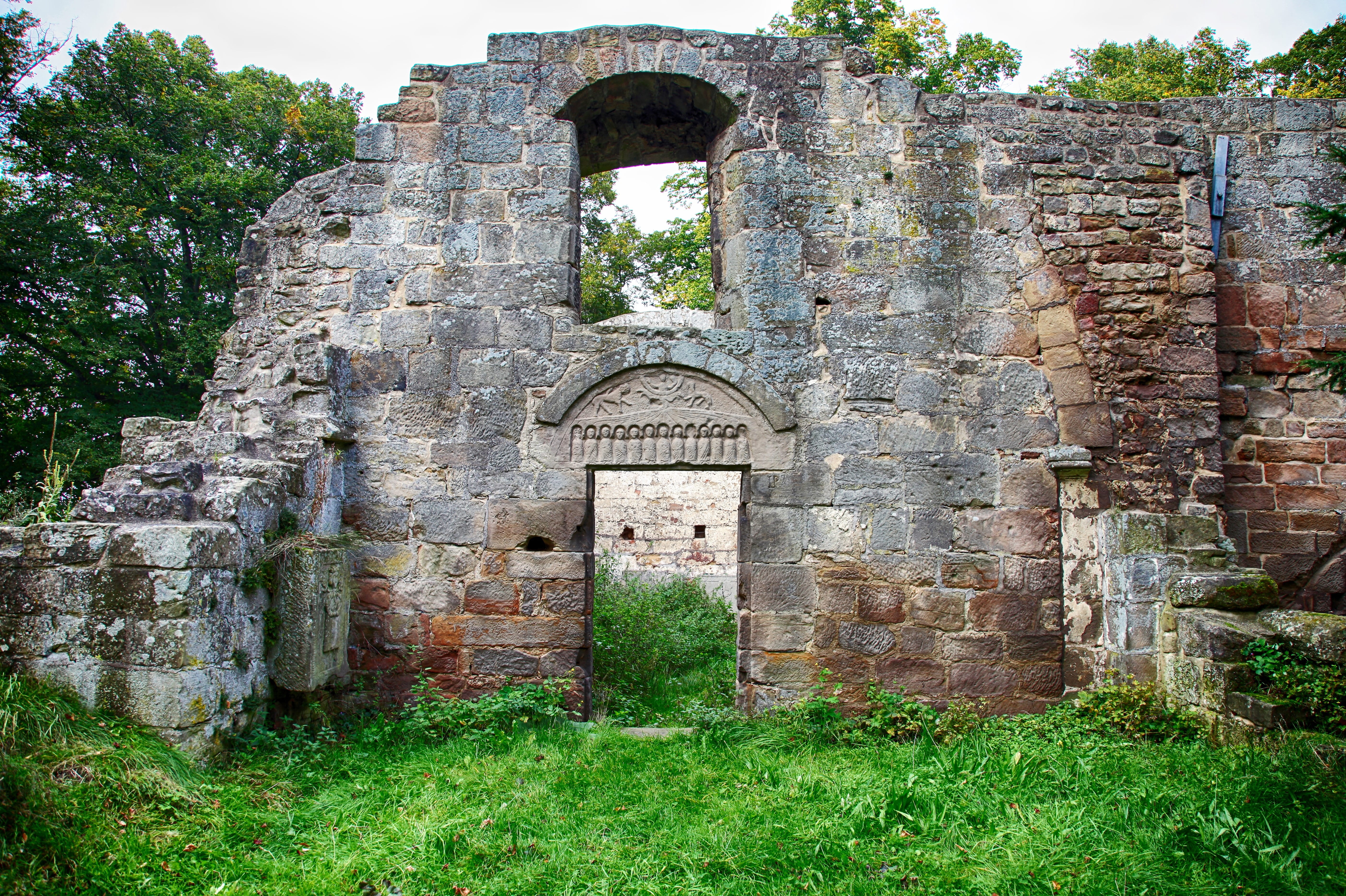 damaged, mood, masonry, building exterior, grass, sky, historically, gloomy, mystical, field, cemetery, ruined, fear, green, antique, arch, no people, old, HD Wallpaper