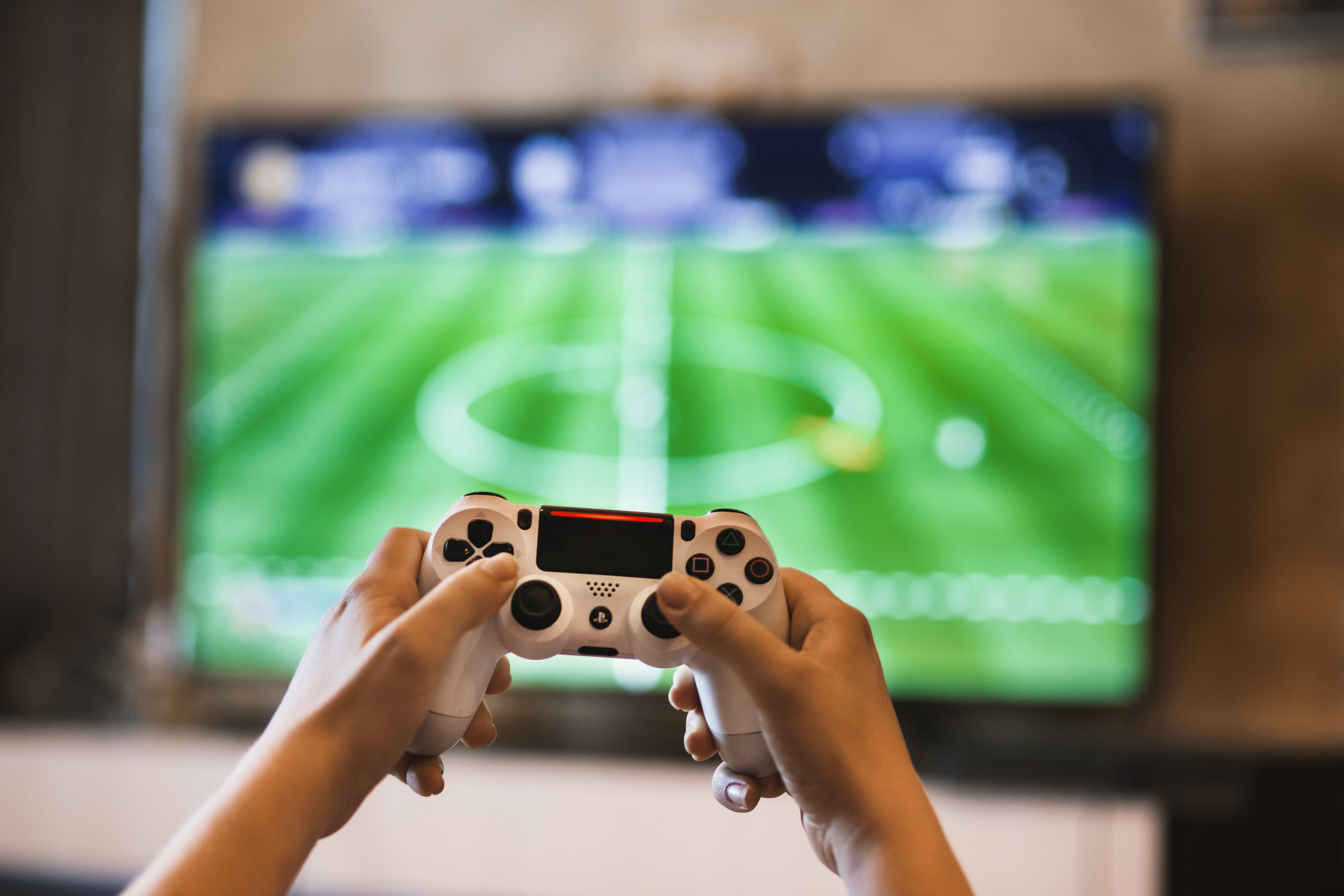 holding, gaming, leisure, man, sport, pad, game, hands, device, technology, body part, human body part, human hand, activity, arts culture and entertainment, HD Wallpaper