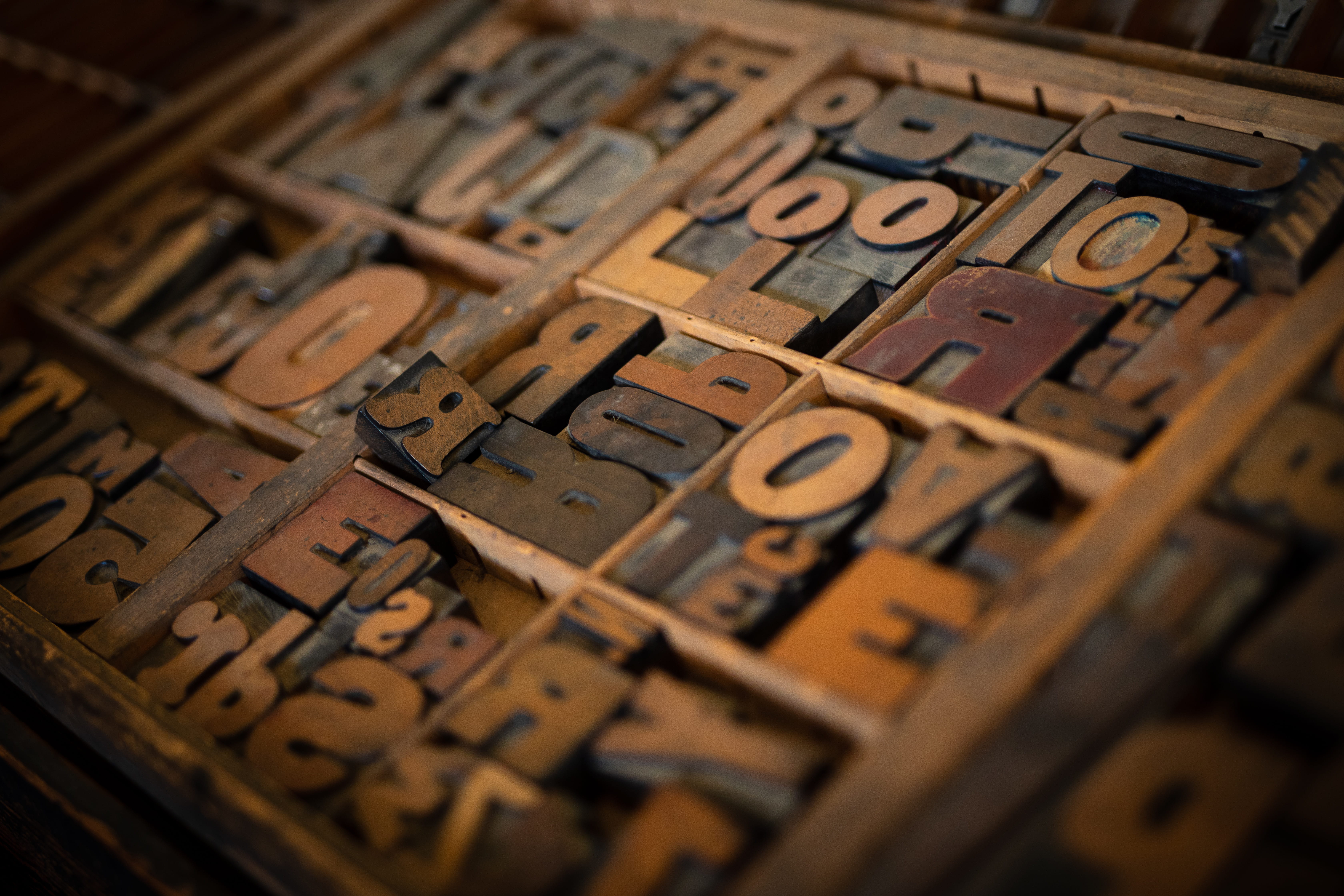 indoors, text, printing press, abundance, large group of objects, block shape, antique, brown, number, communication, alphabet, letter, close-up, decors, HD Wallpaper