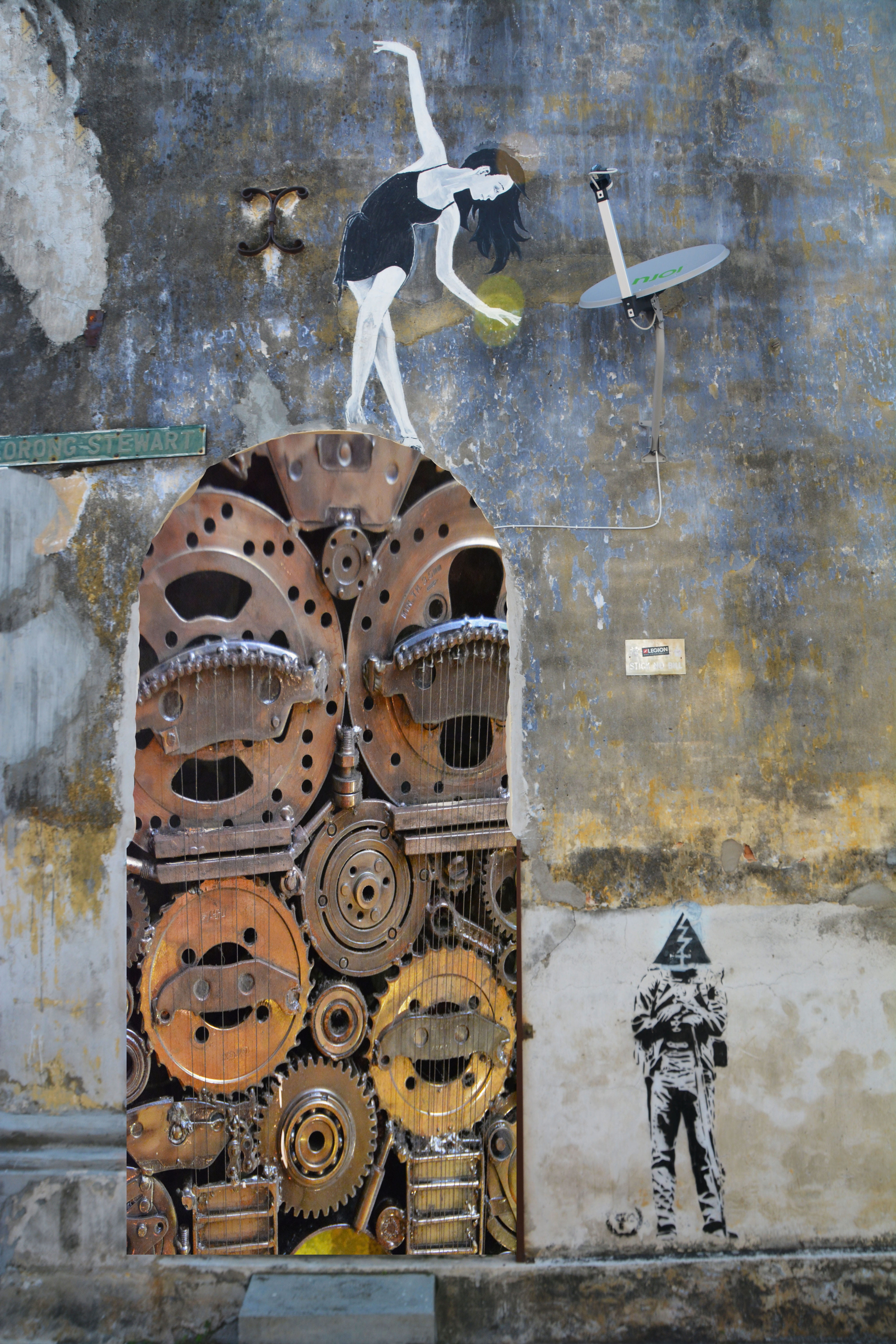 Cogs, street art, 5K, built structure, old, brick wall, doorway, wall - building feature, day, human representation, time, invention, craft, Gears, mysterious, Phone HD Wallpaper