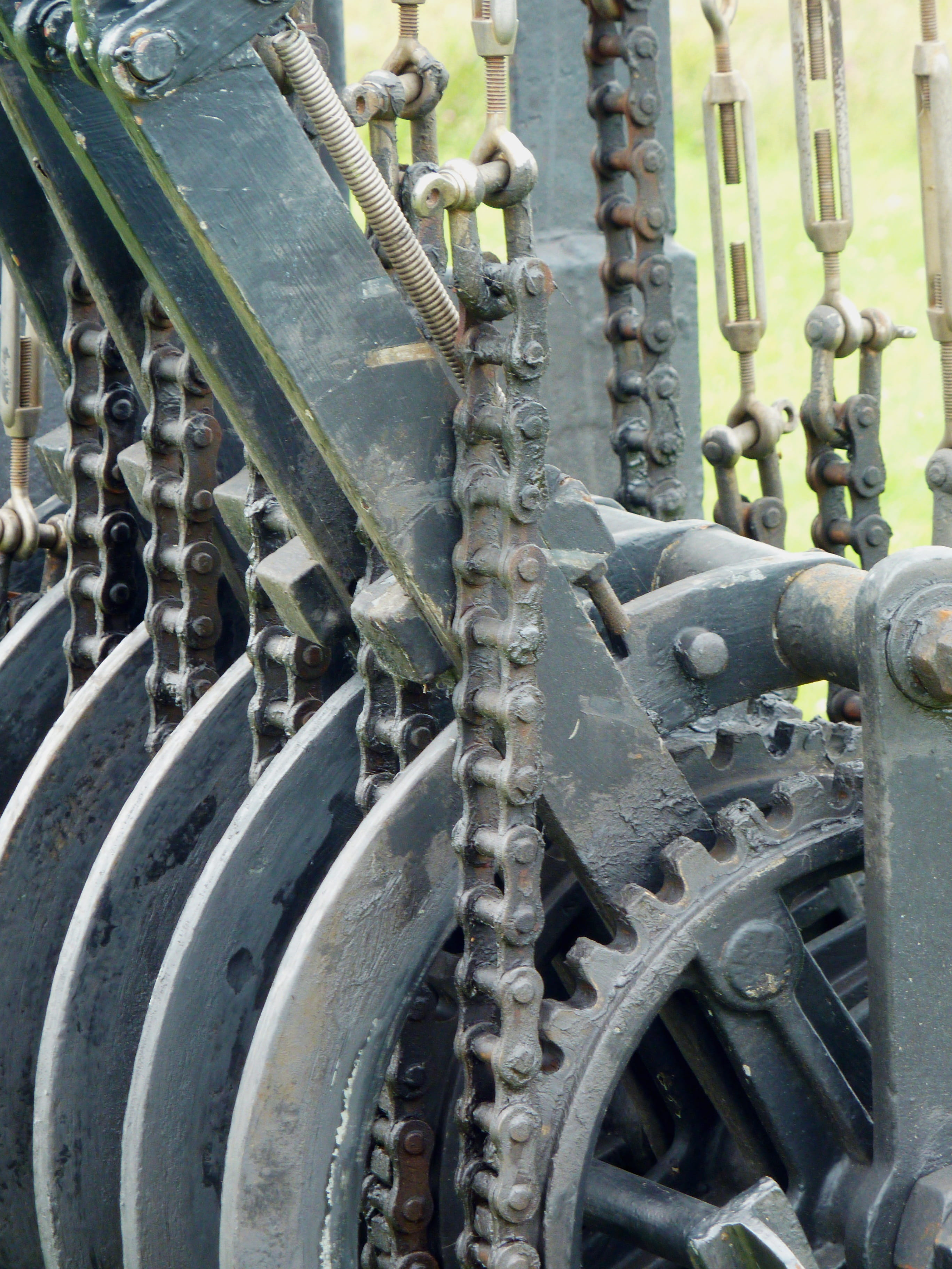 historically, gears, teeth, 2K, work, movement, train, transportation, land vehicle, mode of transportation, machinery, settings, old-fashioned, metal, Phone HD Wallpaper