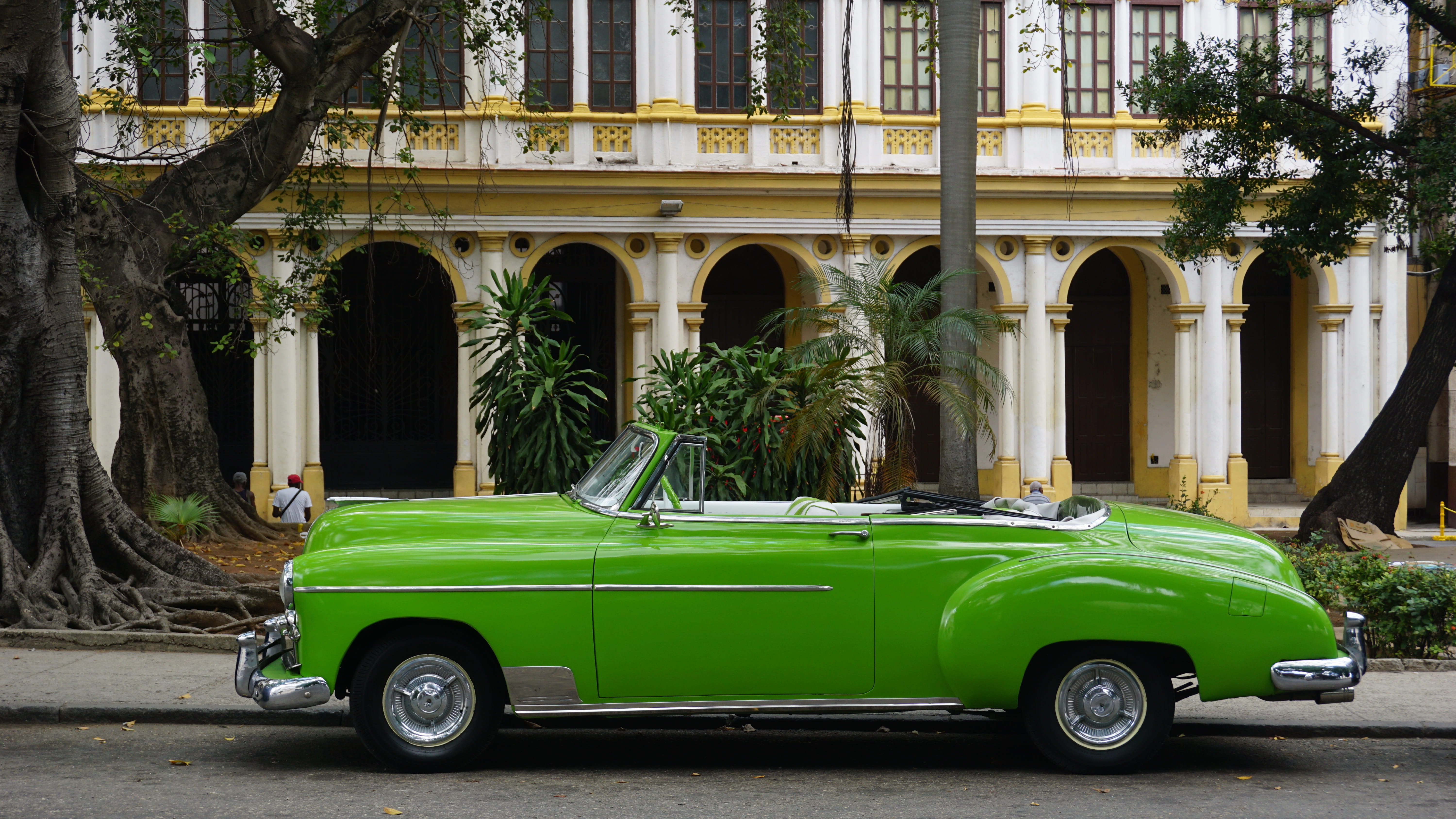 outdoors, built structure, architectural column, day, city, convertible, Cuba, architecture, vintage, car, Vintage, transportation, motor vehicle, retro styled, HD Wallpaper