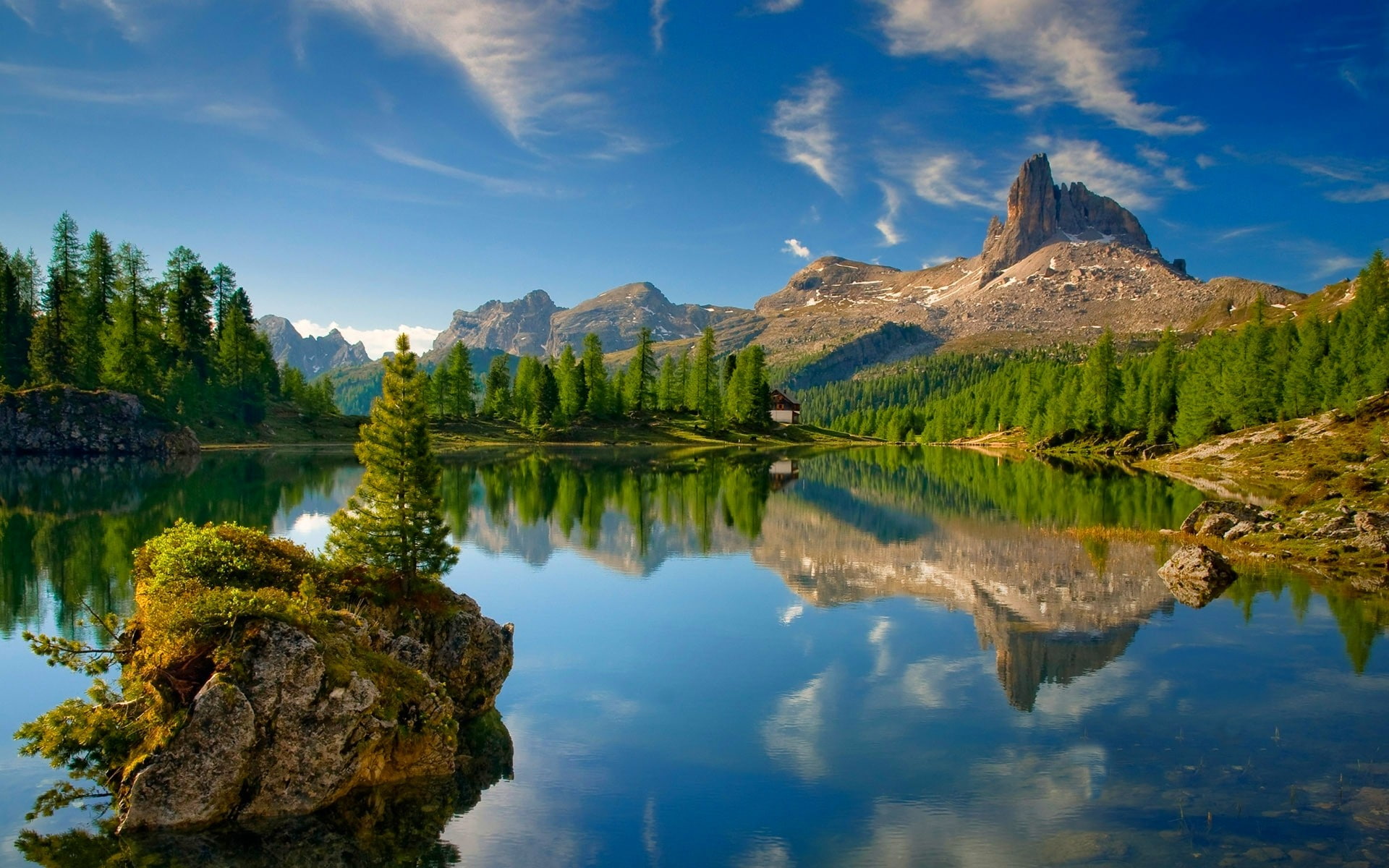 sky, forest, reflection, Alps, Dolomites (mountains), cabin, 1080P, trees, nature, lake, summer, mountains, landscape, HD Wallpaper