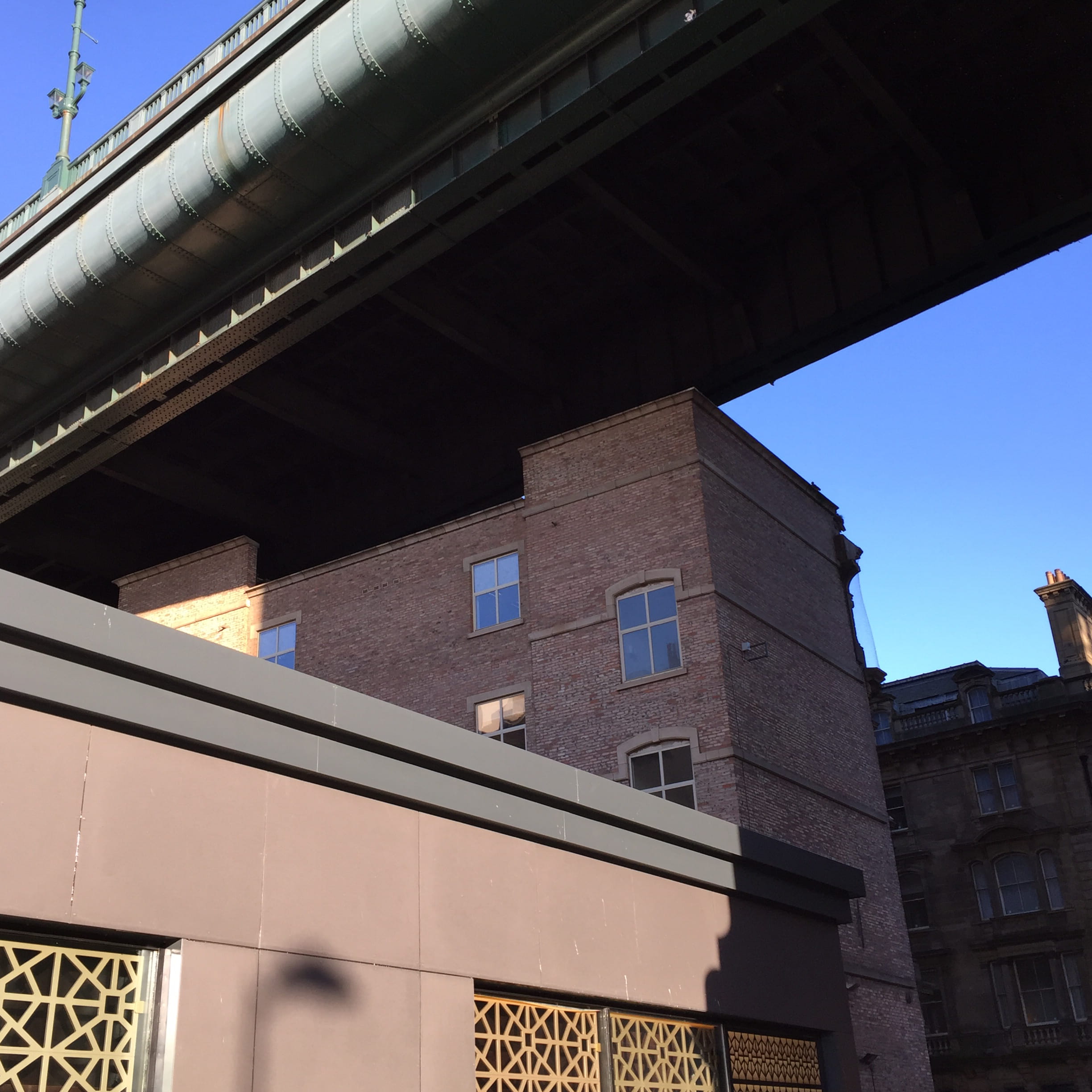 connection, sky, bridge, travel destinations, window, newcastle upon tyne, building exterior, low angle view, city, outdoors, building, office, sunlight, Phone HD Wallpaper