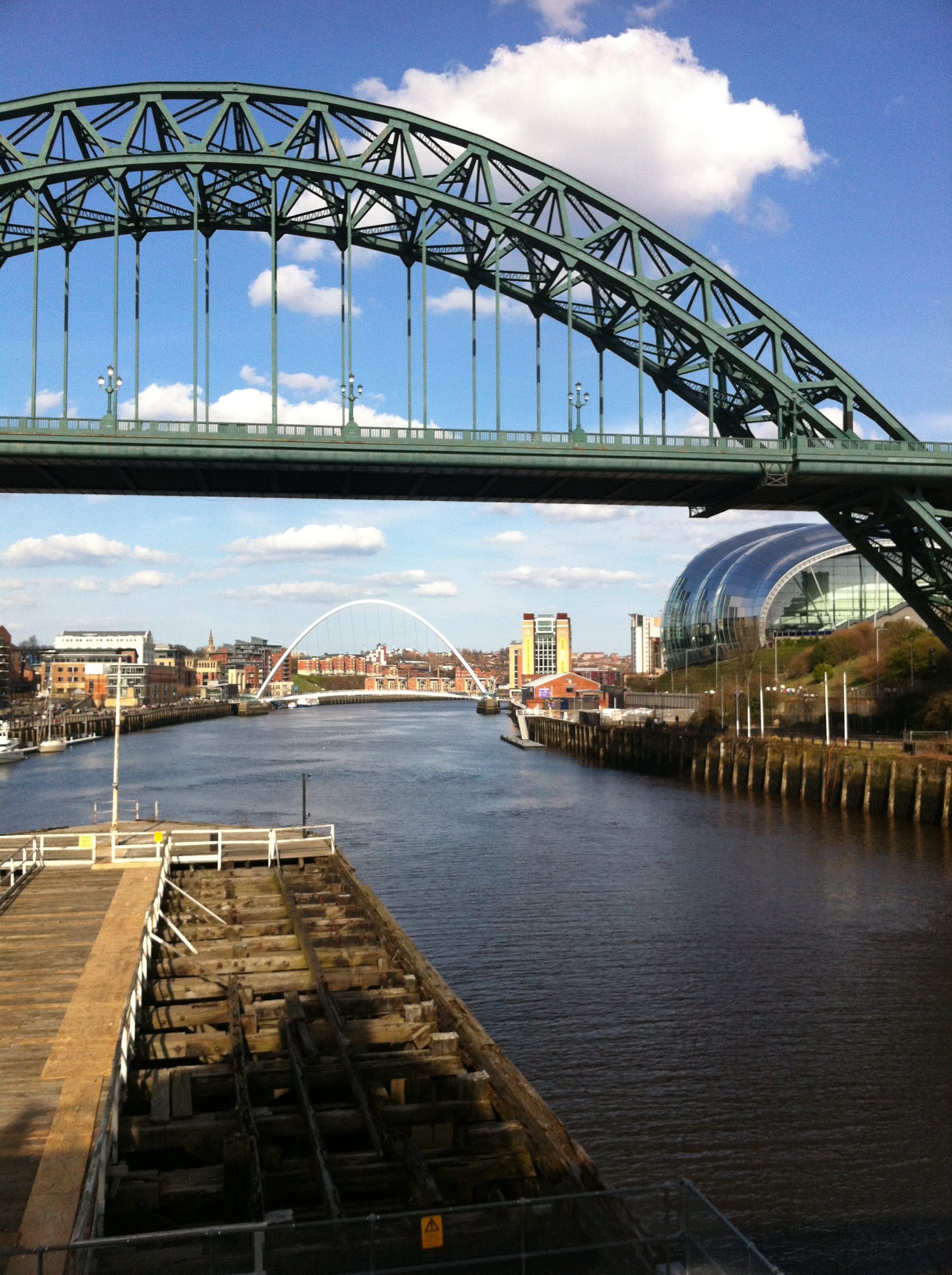 city, iron, sky, tyne, english, 2K, building exterior, cloud - sky, landscape, cityscape, arch bridge, sage, riverside, steel, water, river, metal, quayside, Phone HD Wallpaper