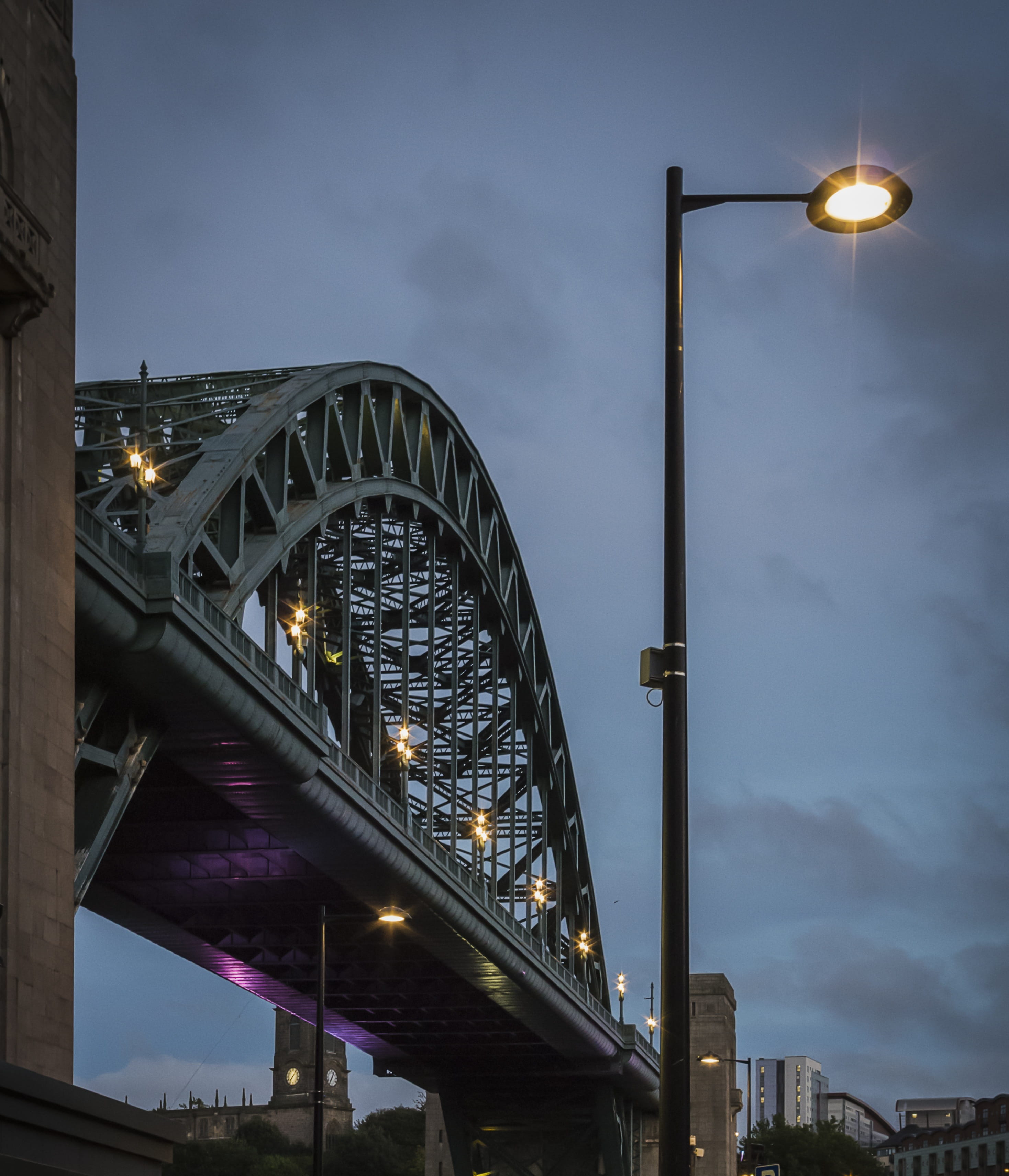 city, sky, street light, architecture, building exterior, light, nature, dusk, monument, geordie, night, connection, built structure, bridge, cloudiness, Phone HD Wallpaper