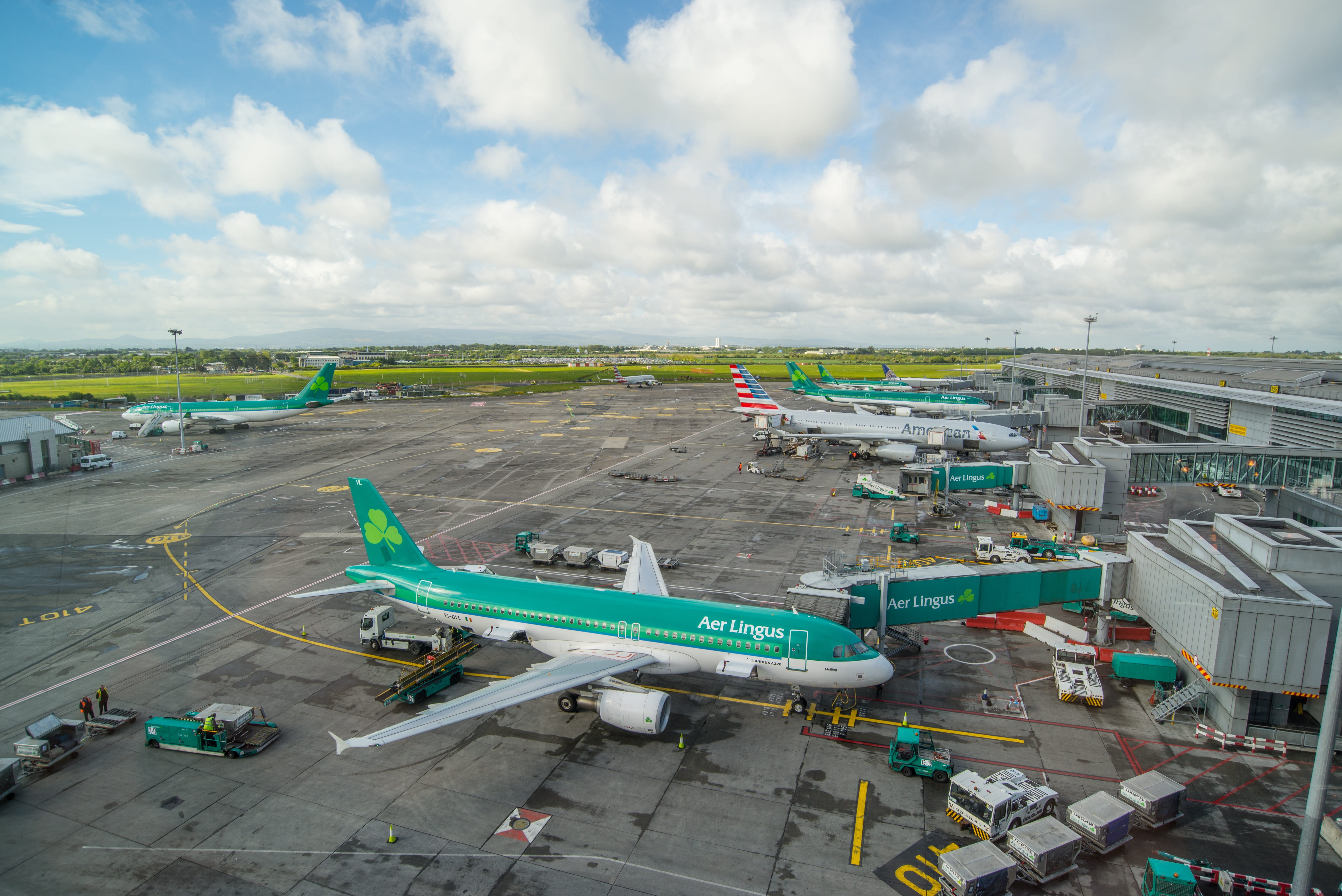 terminal, Ireland, business, people, aircraft, transport, planes, flight, high angle view, no people, outdoors, passenger boarding bridge, architecture, HD Wallpaper