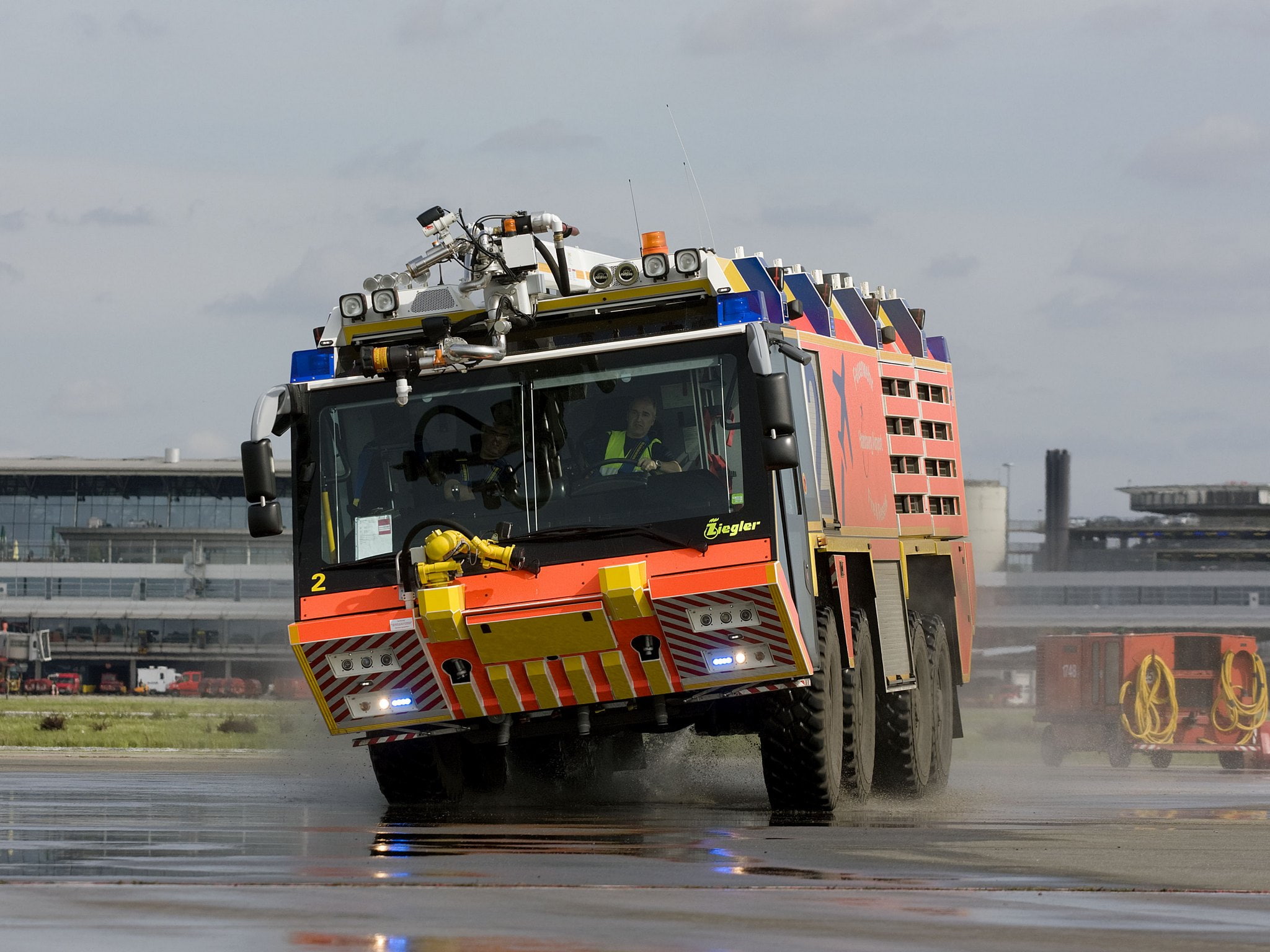 z 8, ziegler, firetruck, airport, feuerwehr, 8x8, 1080P, 2007, HD Wallpaper