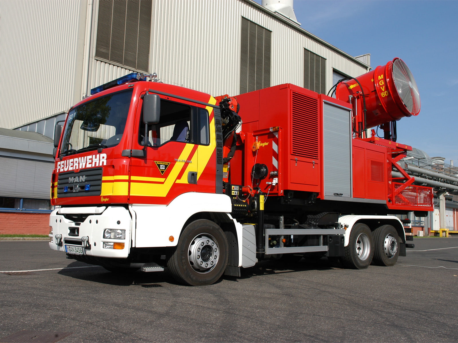 firetruck, tga, ziegler, man, 720P, 26 310, 2000, HD Wallpaper