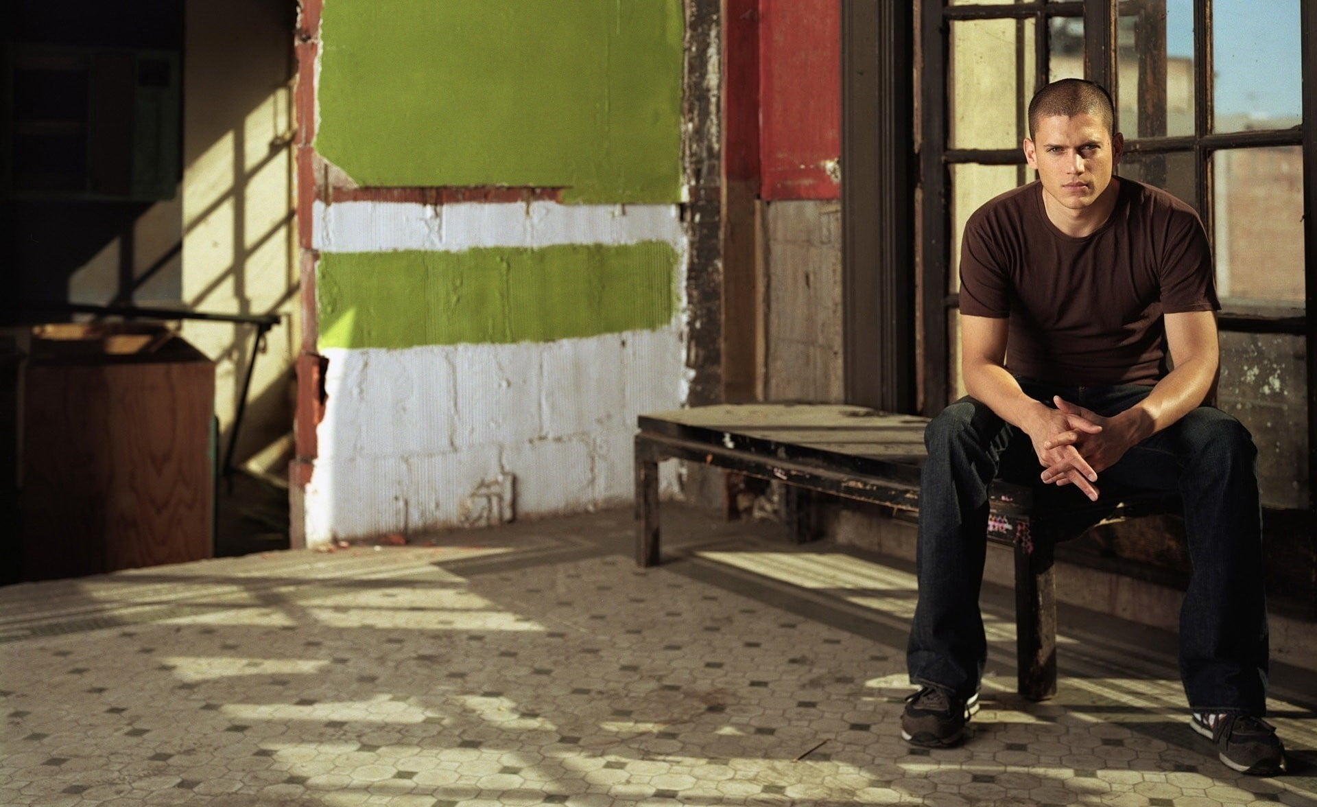 young men, portrait, teenager, building, looking at camera, young adult, real people, adolescence, 1080P, actor, Wentworth Miller, male, lifestyles, architecture, HD Wallpaper