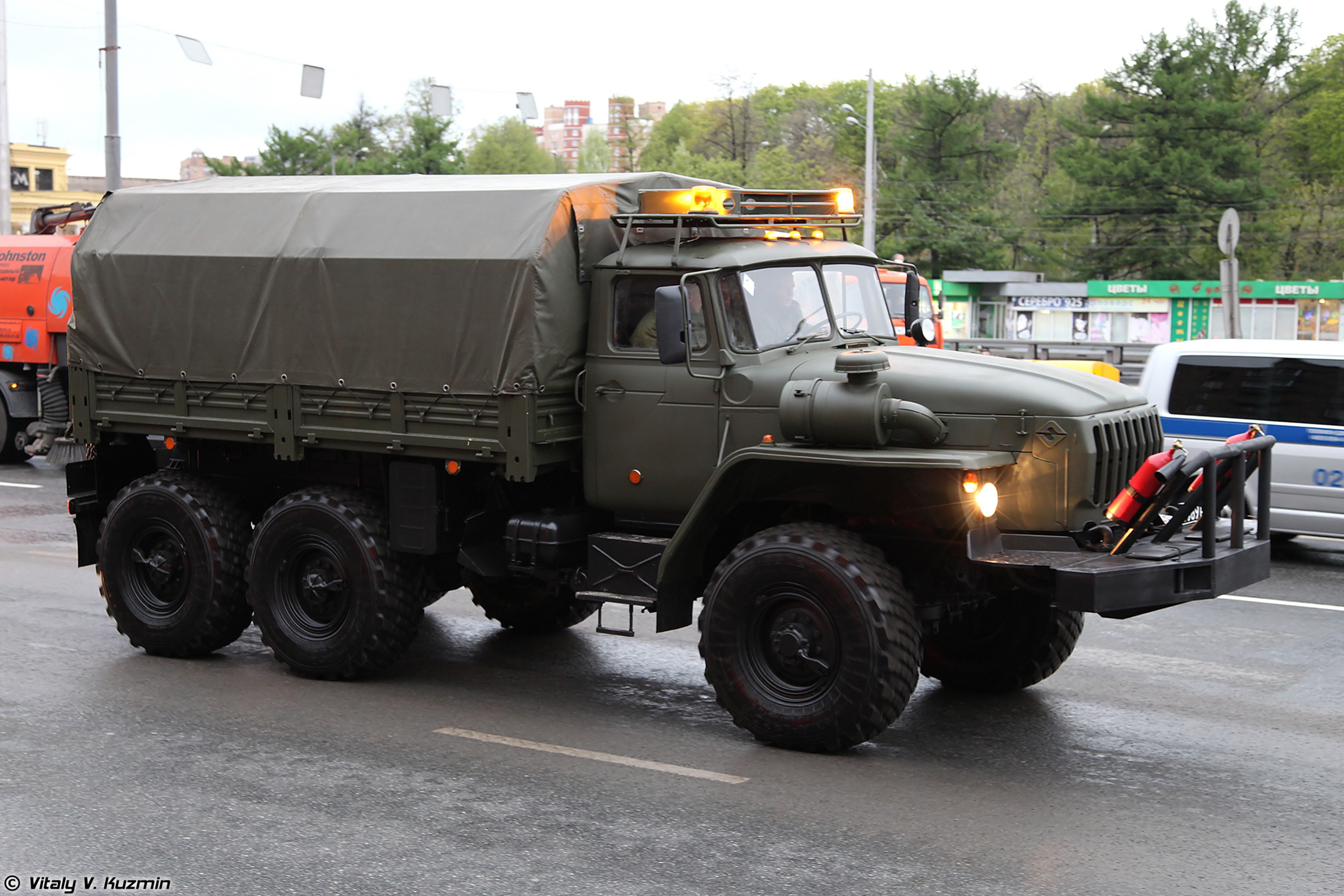 evacuation, military, truck, 2014, moscow, 5th, 4000x2667, day, wheeled, carrier, rehearsal, 4K, parade, russia, star, russian, army, light, vehicle, victory, HD Wallpaper