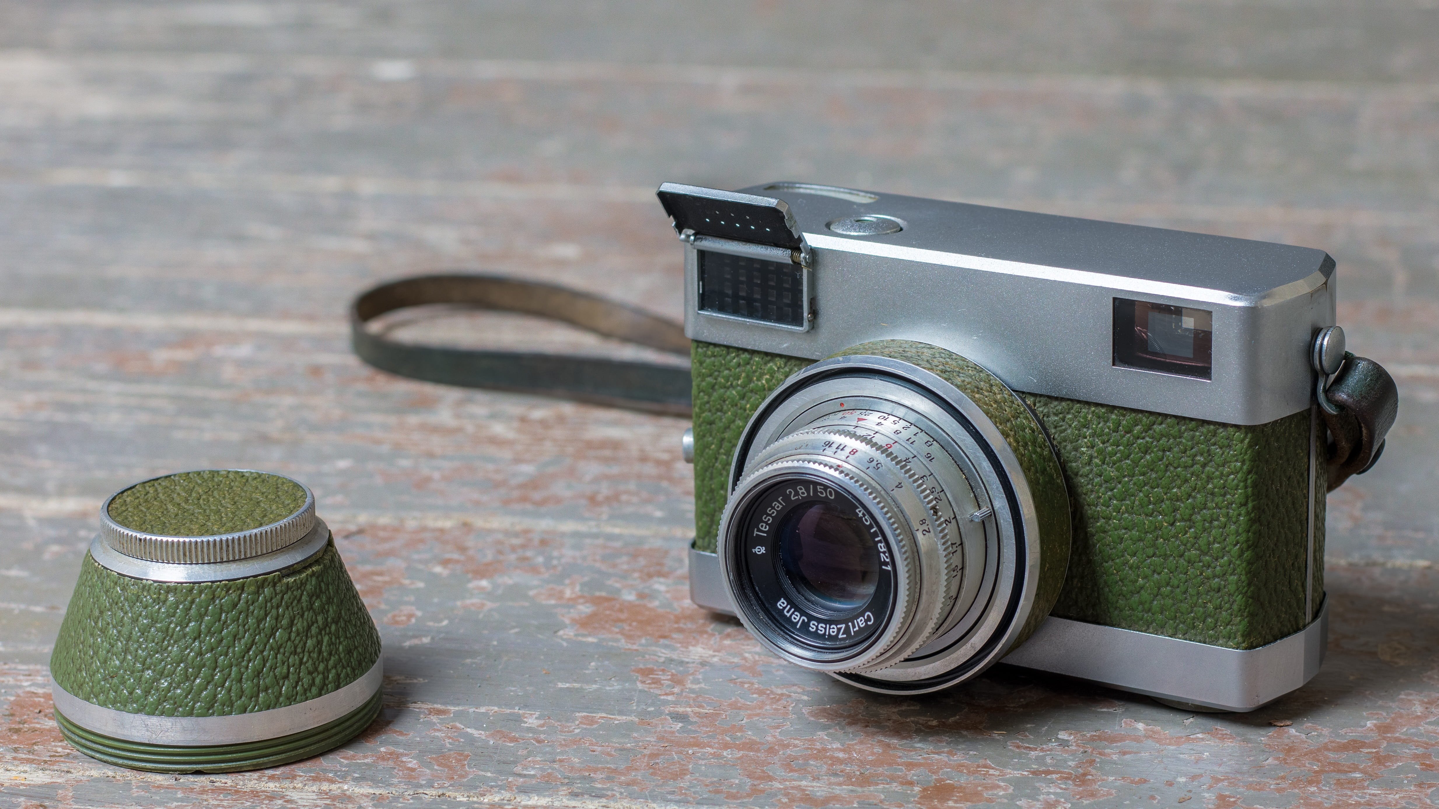 studio shot, photographic equipment, the past, black color, werra 2, nostalgia, equipment, analog camera, technology, lens - eye, antique, photograph, retro Styled, HD Wallpaper