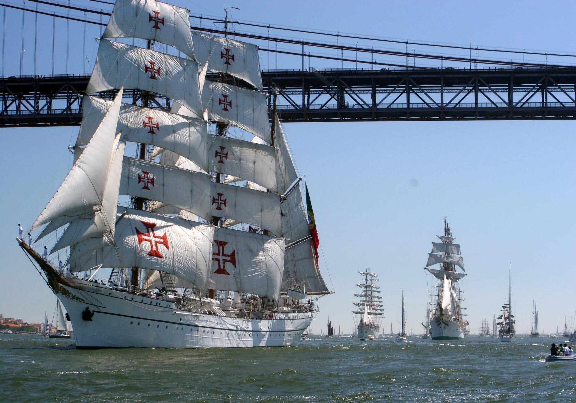 sailboat, boats, sails, 1080P, tallships, architecture, water, ocean, bridge, HD Wallpaper