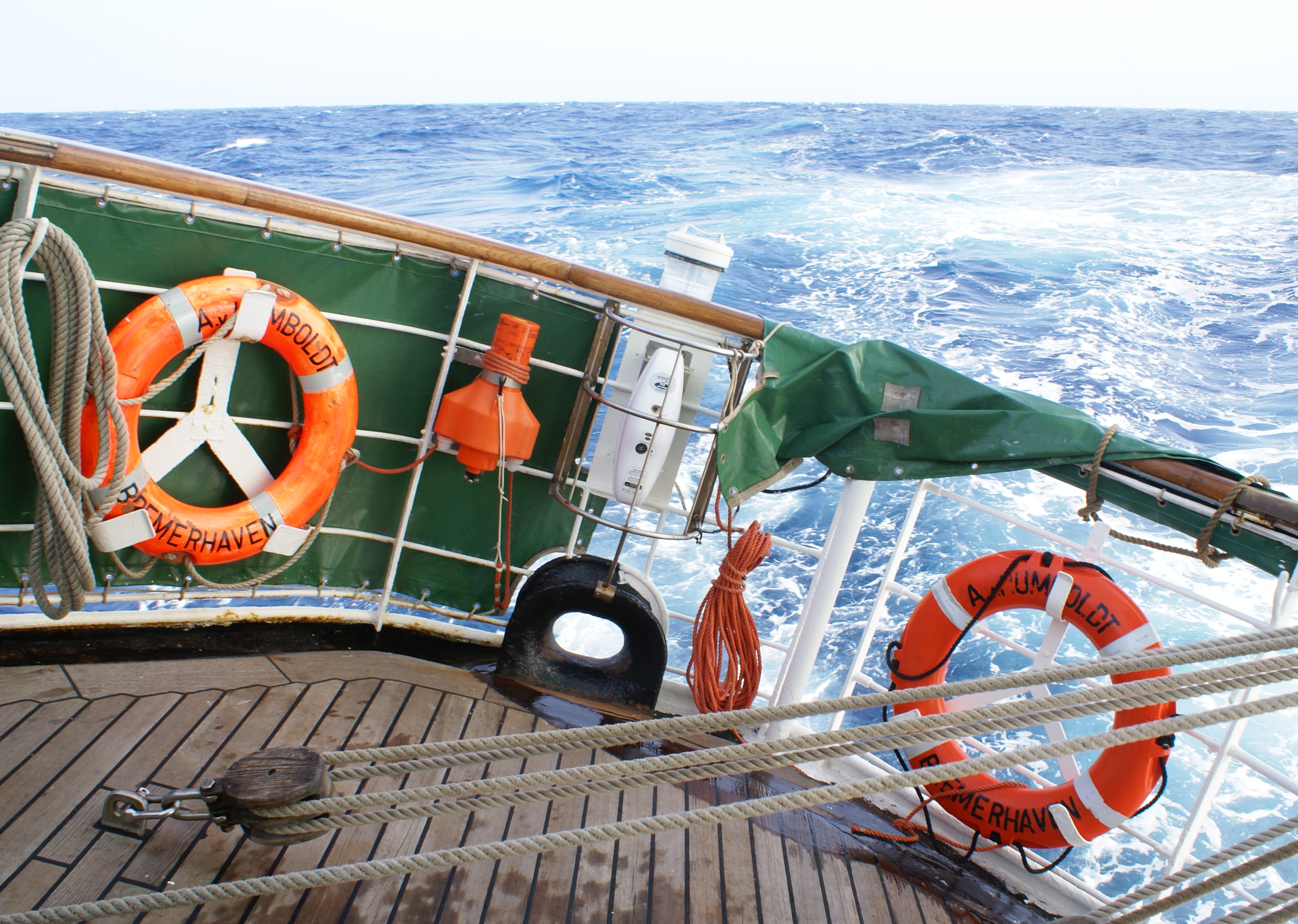 safety, atlantic, no people, horizon, boat deck, 2K, nautical vessel, mode of transportation, rope, water, outdoors, nature, orange color, deck, sea, sailing, HD Wallpaper