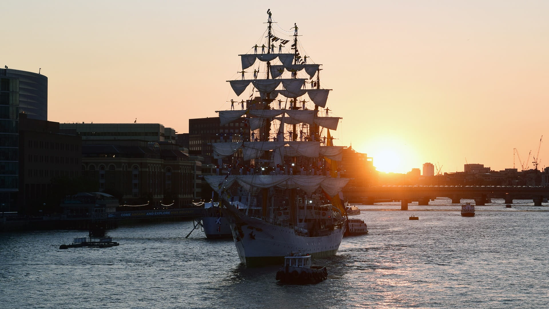 sun, architecture, sunset, Arc Gloria, city, silhouette, waterfront, built structure, boat festival, nature, tallships, outdoors, sailing, 1080P, sea, HD Wallpaper