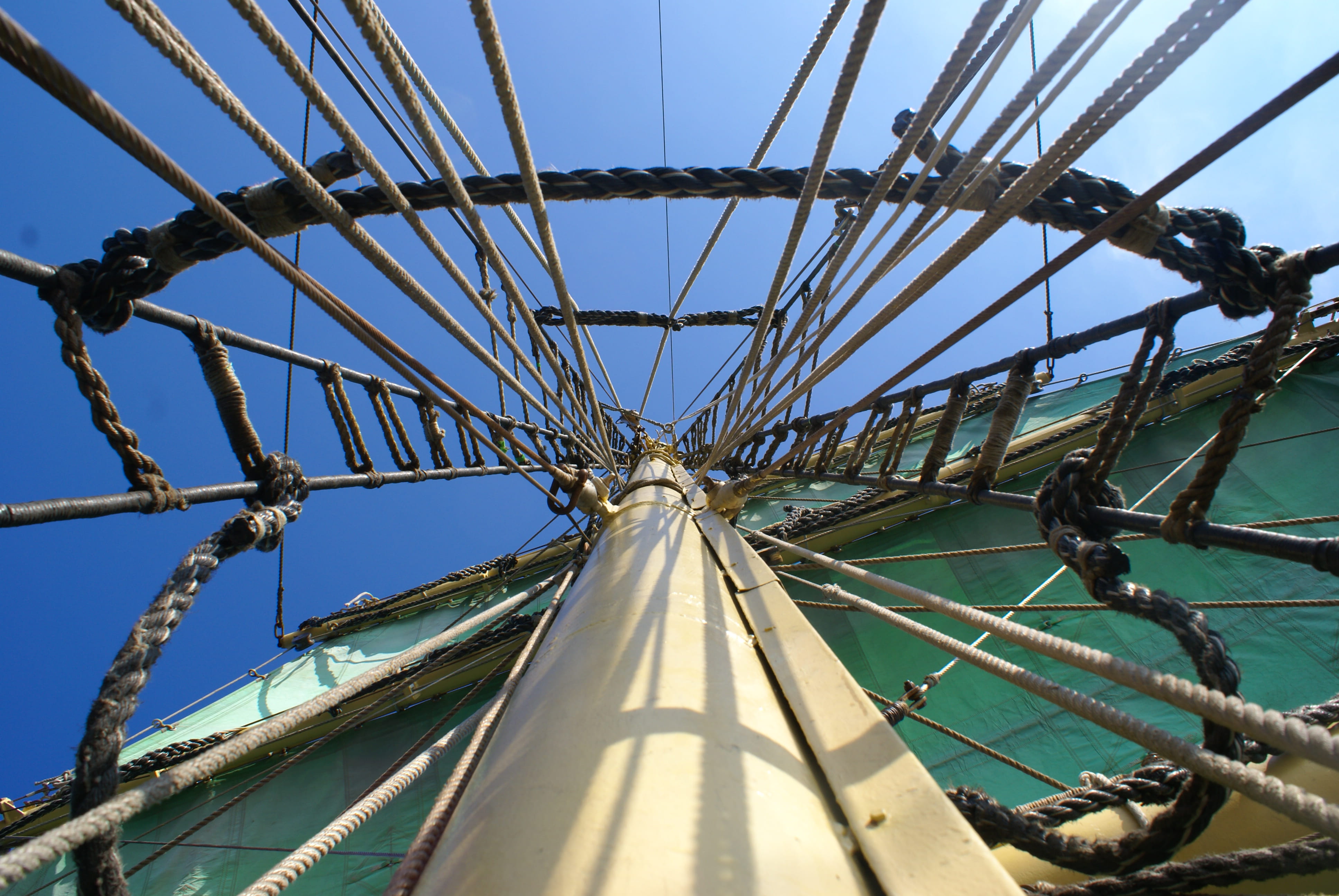 built structure, no people, low angle view, nature, connection, rope, directly below, day, outdoors, ferris wheel, fairground, tallship, sailing, clear sky, HD Wallpaper