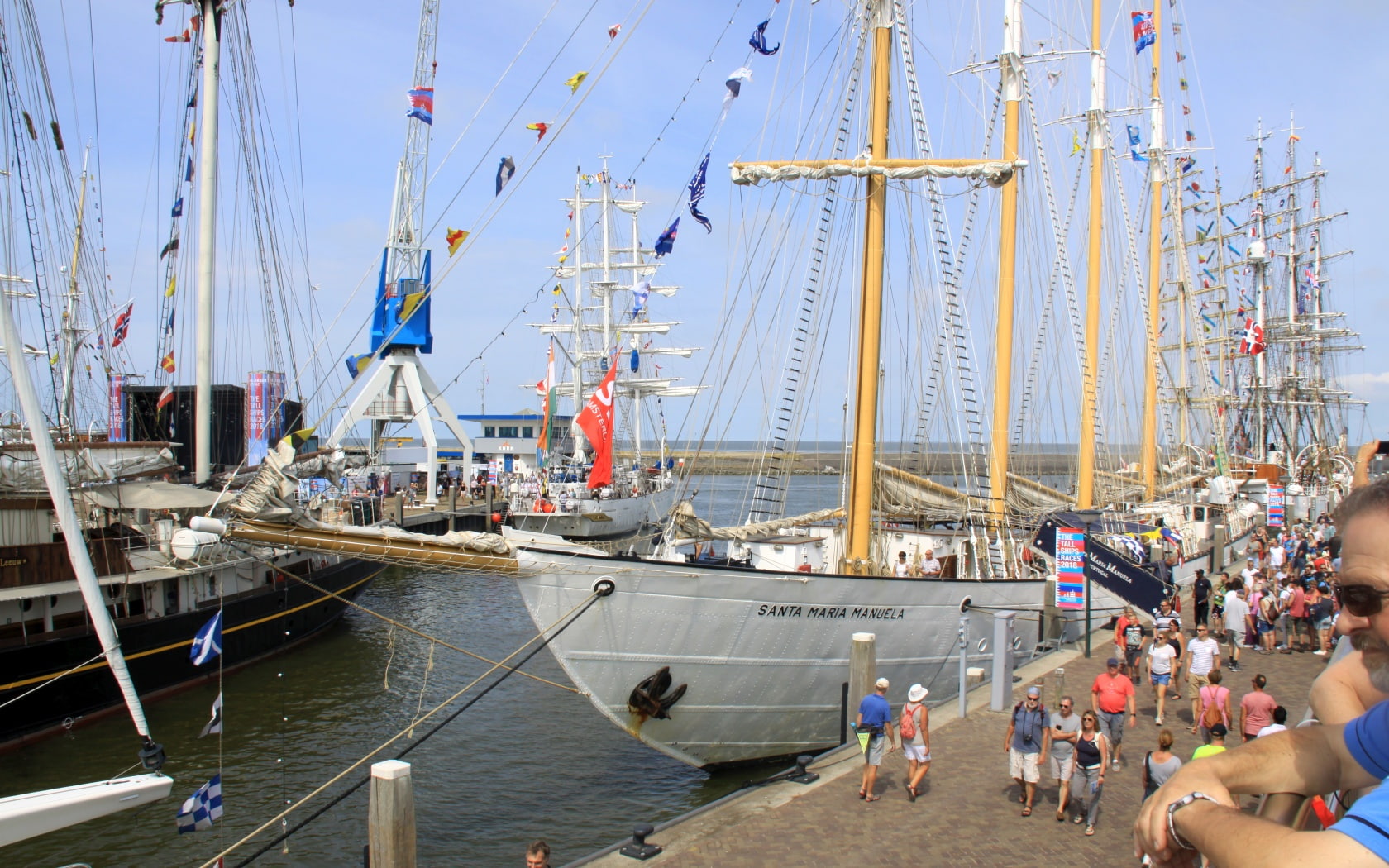 mast, 720P, nautical vessel, large group of people, day, sea, group of people, water, harbor, architecture, sailboat, transportation, men, outdoors, moored, HD Wallpaper