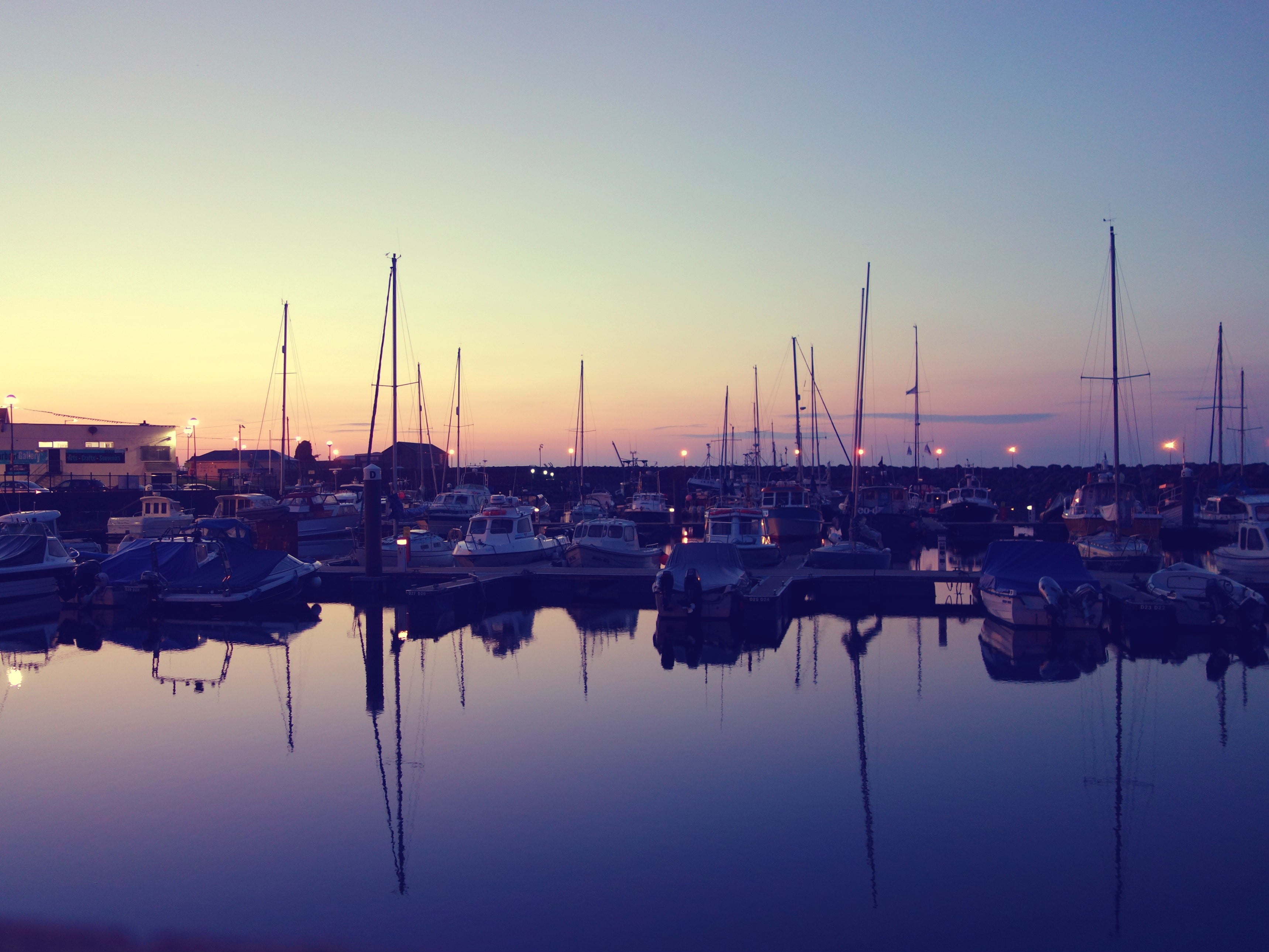 pole, boat, sky, nautical vessel, sunset, marina, sailboat, tranquility, mast, moored, 2K, waterfront, yacht, sea, transportation, mode of transportation, HD Wallpaper