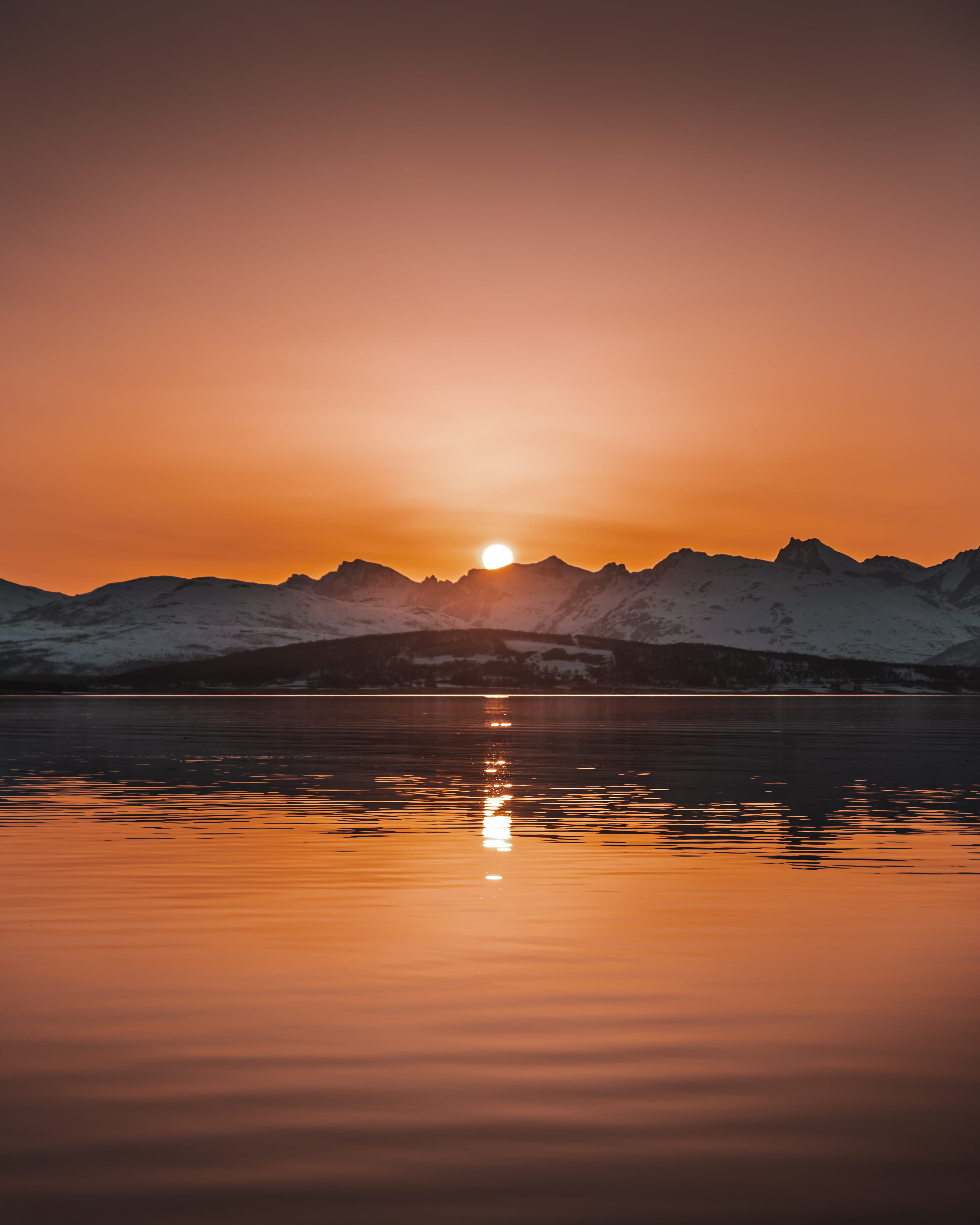 samsung, calm, sunrise, sky, tranquil scene, landscape, water, outdoors, non-urban scene, waterfront, body, lake, sun, nature, Phone HD Wallpaper