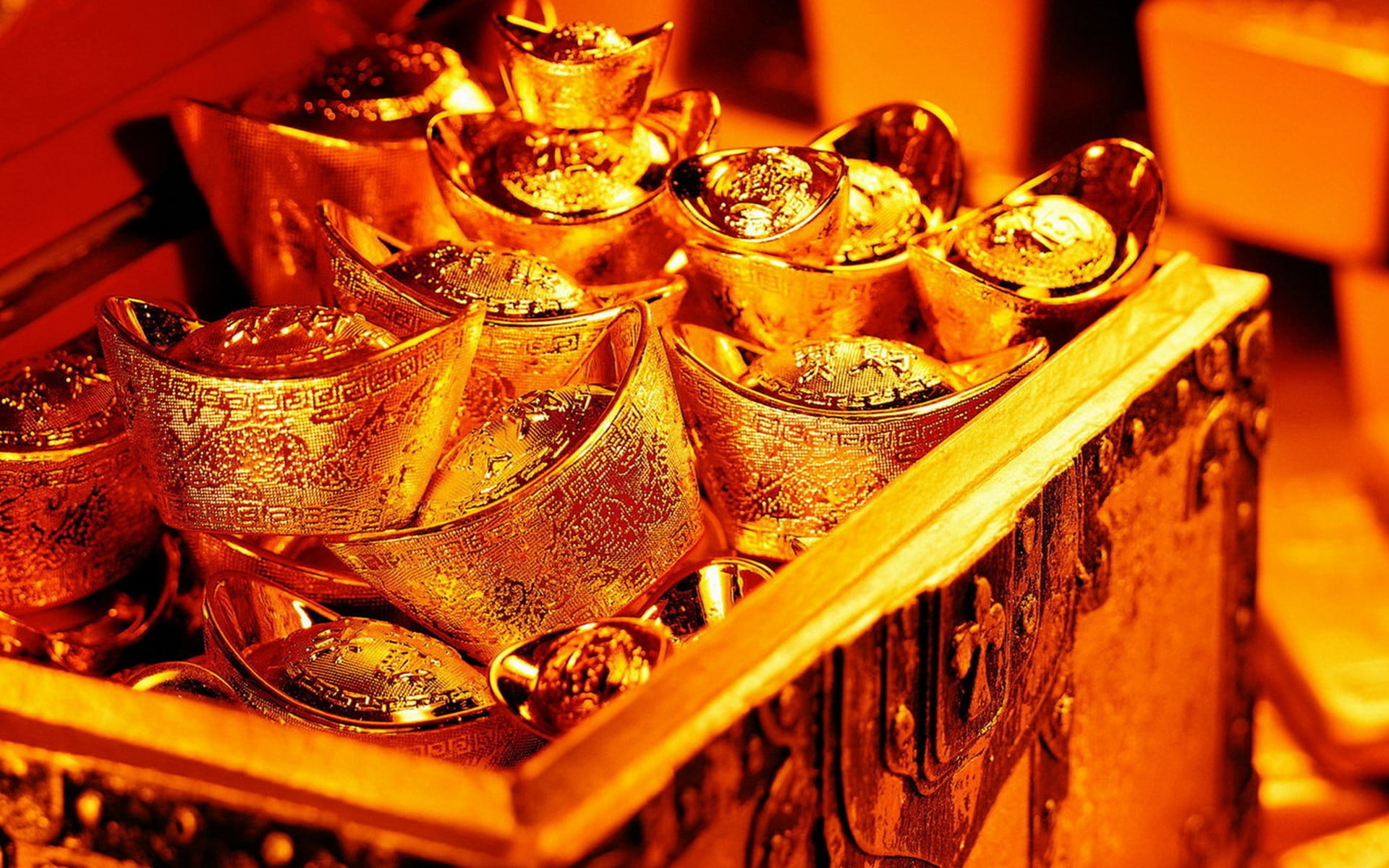 arrangement, close-up, focus on foreground, 1080P, shiny, finance, large group of objects, selective focus, precious, macro, retail, gold Colored, decoration, HD Wallpaper
