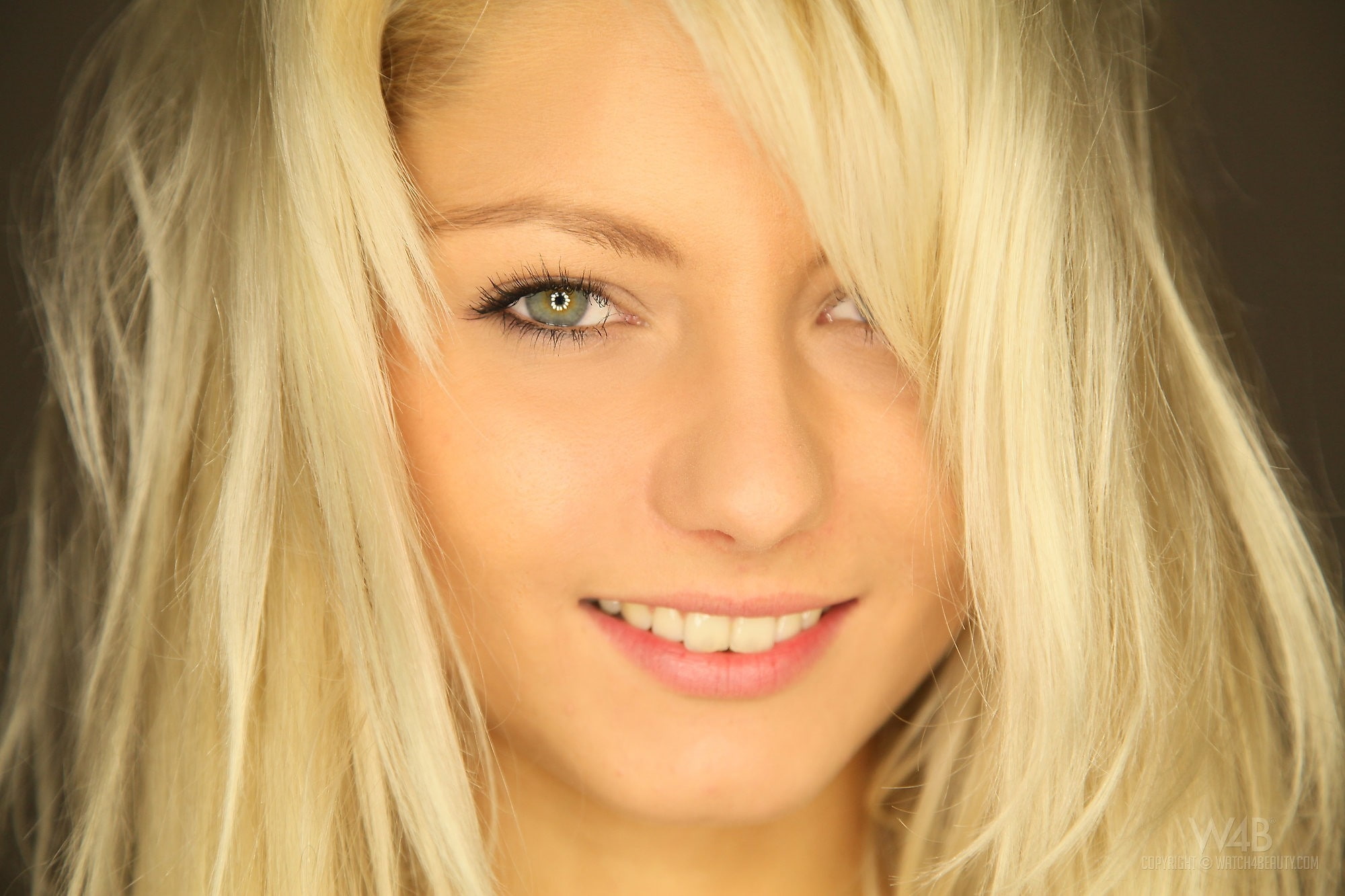 x, magazine, women, wb, 1080P, nature, close, hd, faces, closeup, blondes, art, HD Wallpaper