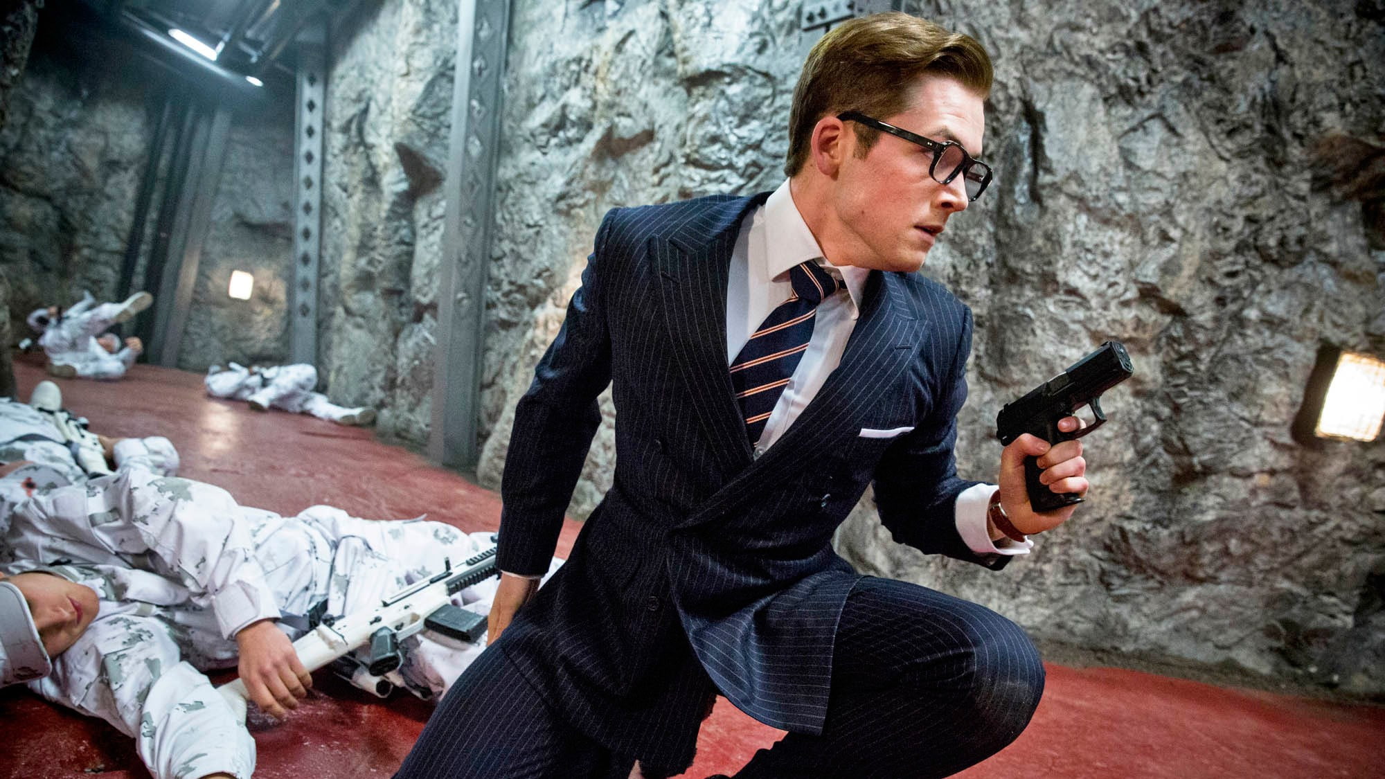 text messaging, business, wireless technology, connection, men, businessman, business person, adult, kingsman the secret service, glasses, 1080P, technology, HD Wallpaper