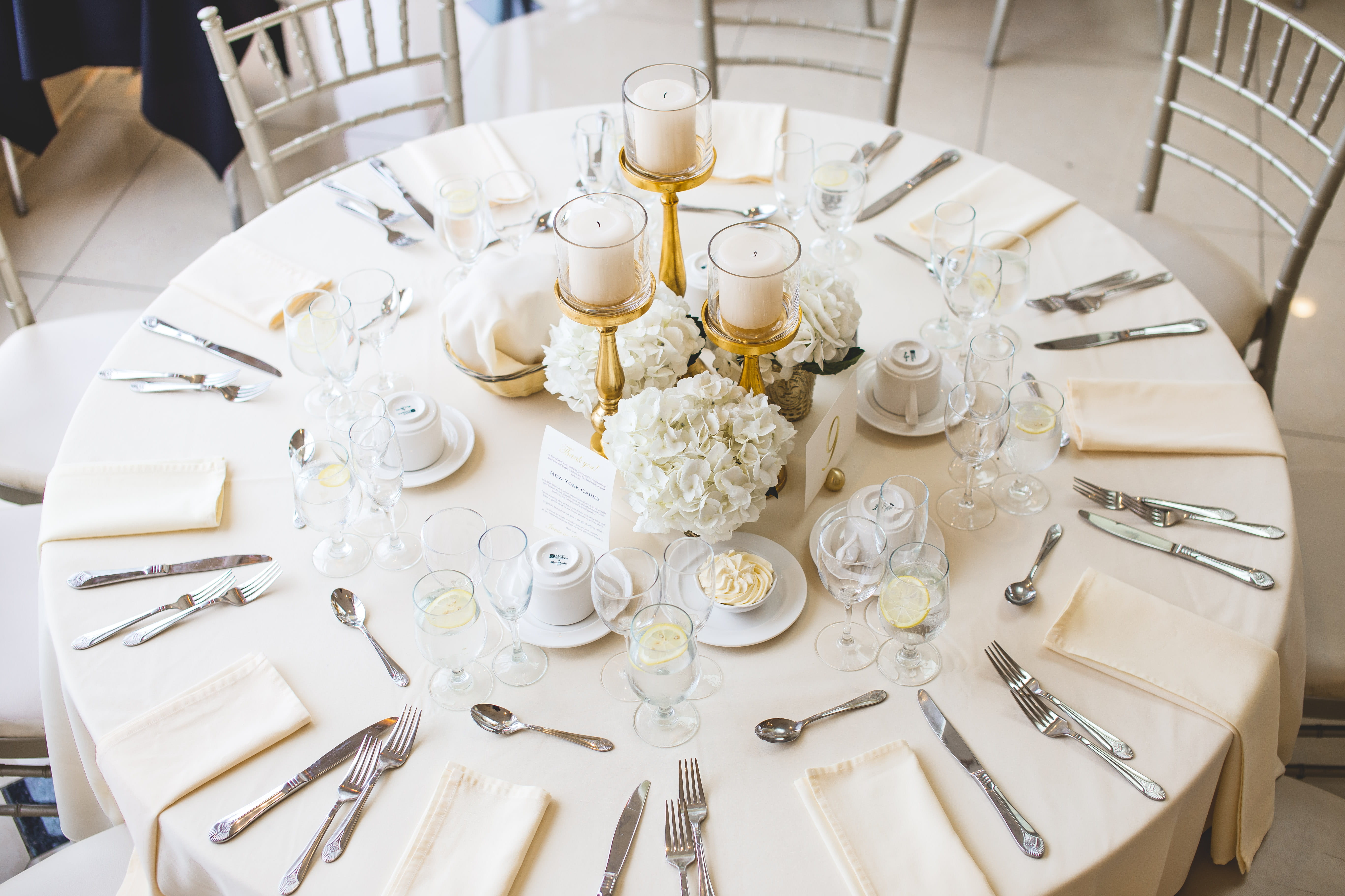 glass, food and drink, eating utensil, white, plates, event, crockery, silverware, table setting, napkins, chairs, glass items, round, celebration, fork, HD Wallpaper
