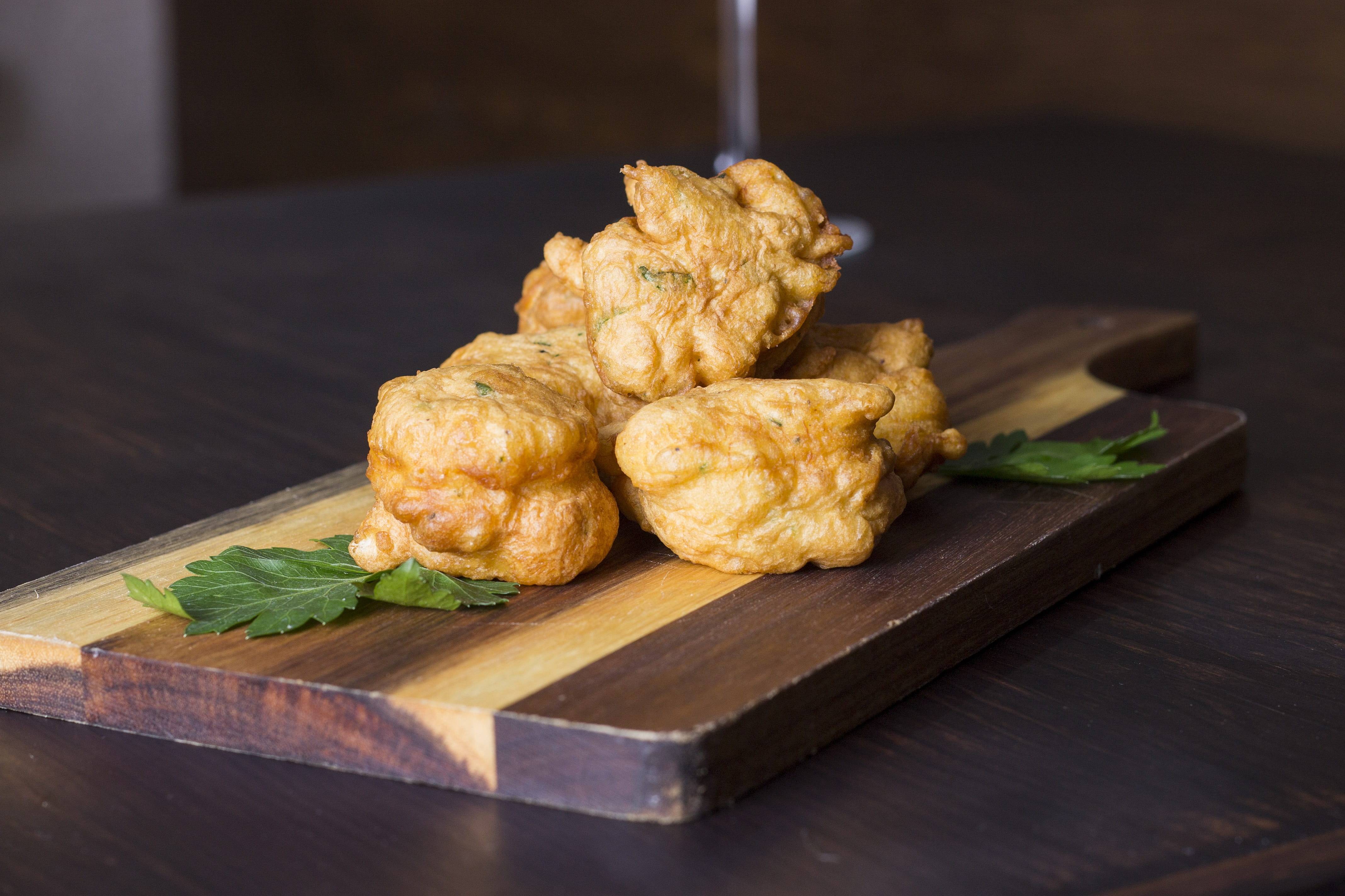 fried, wood - material, ready-to-eat, leaf, snack, close-up, deep fried, no people, cod, purchase, plant part, portugal, summer, th, porto, still life, HD Wallpaper