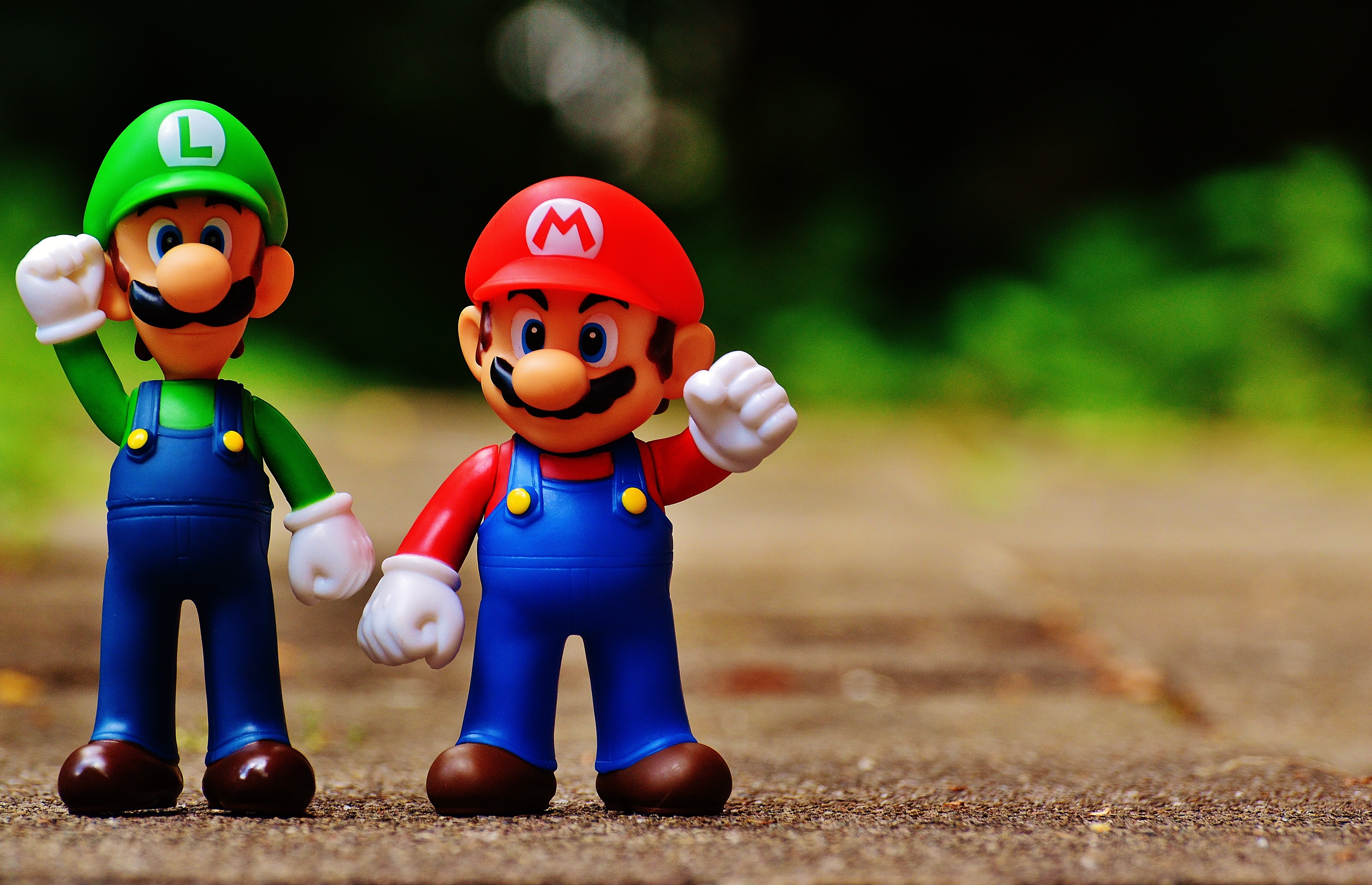 focus on foreground, outdoors, males, retro, holding, plastic, game console, toy, super mario, boys, super, nintendo entertainment system, colorful, funny, HD Wallpaper