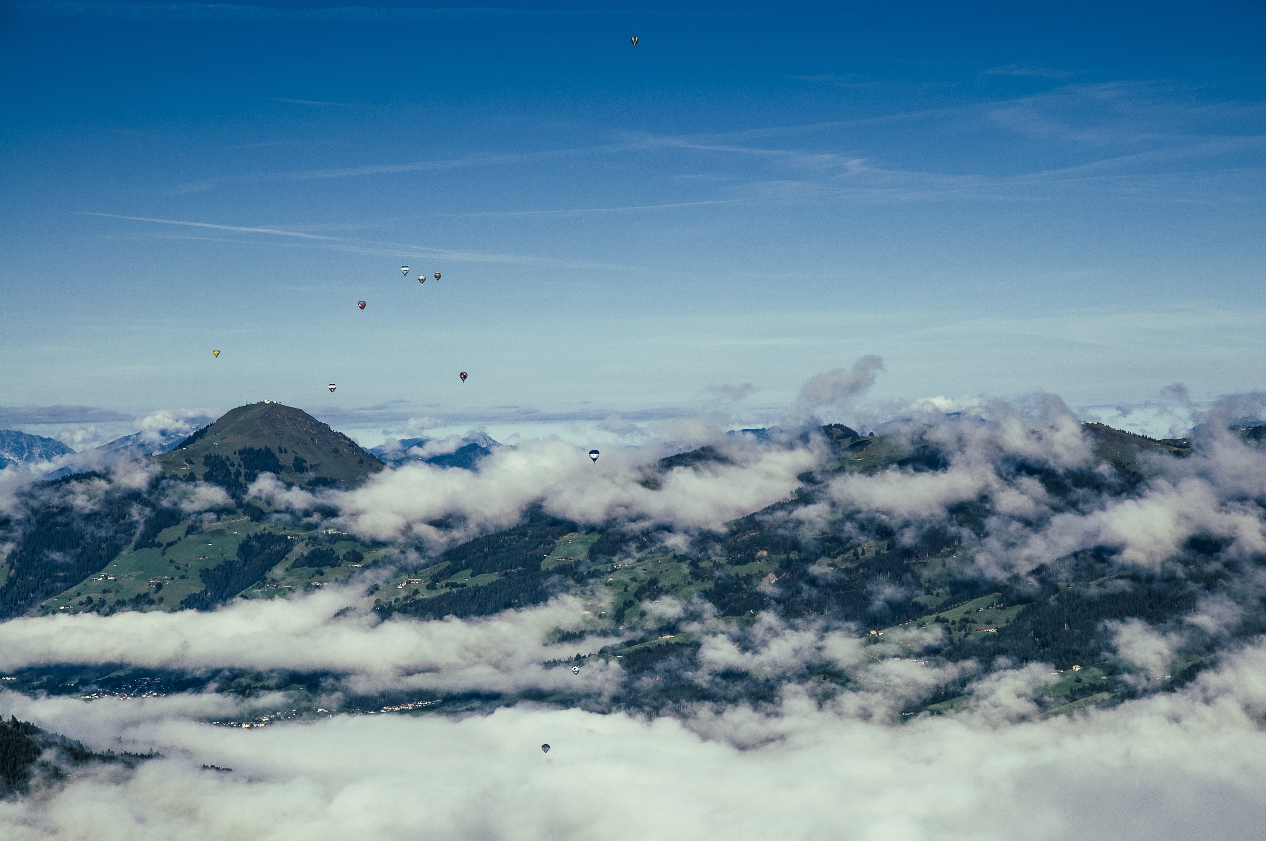sky, tranquil scene, mid-air, non-urban scene, day, landscape, cloud - sky, outdoors, hot air balloons, scenics, clouds, vertebrate, mountains, photo, idyllic, HD Wallpaper